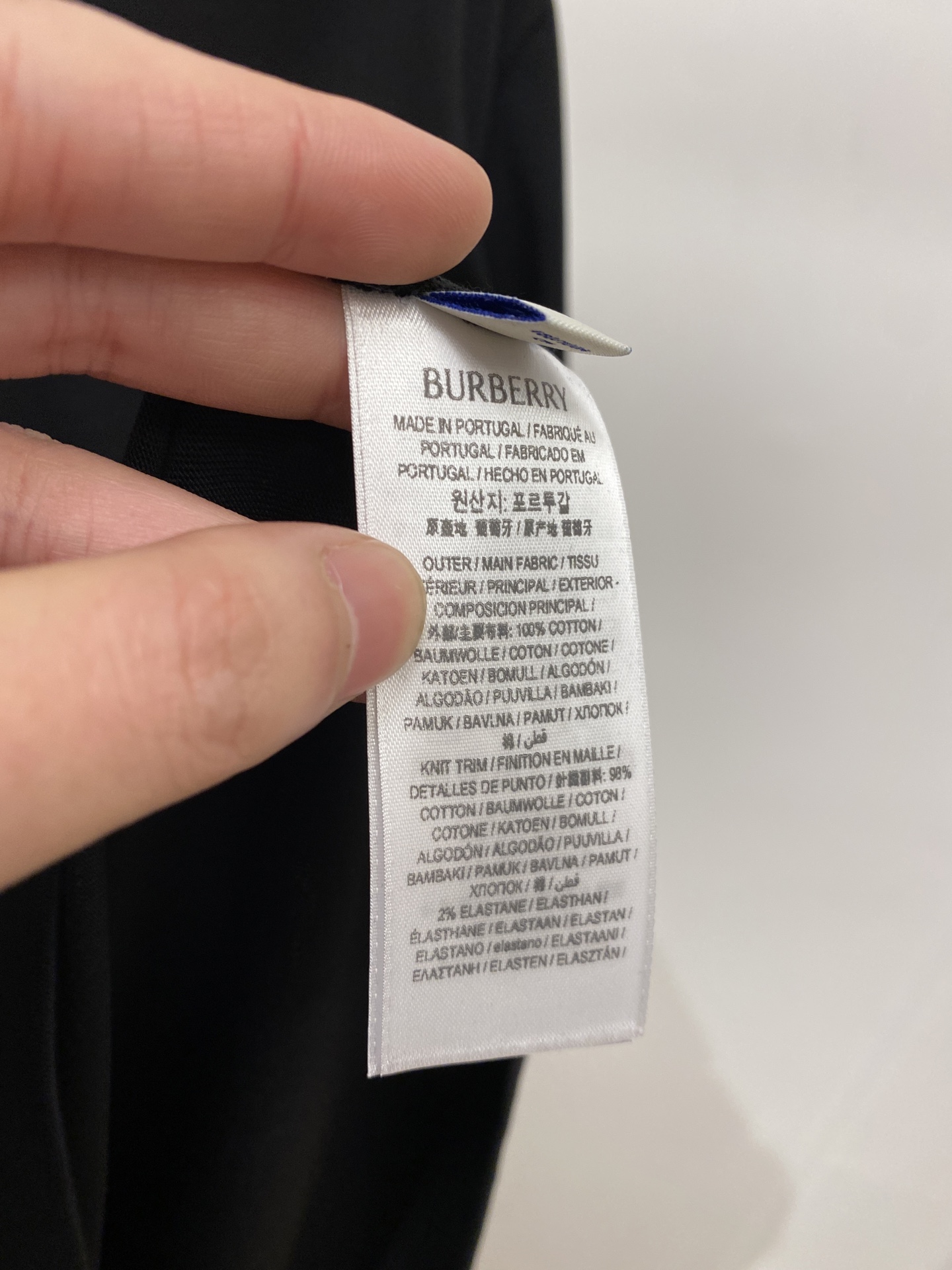 🌾退换！巴宝莉、2025新品短袖T恤，帅气时尚，胸口精致刺绣图案字母logo，简约百搭款。面料棉 不仅挺