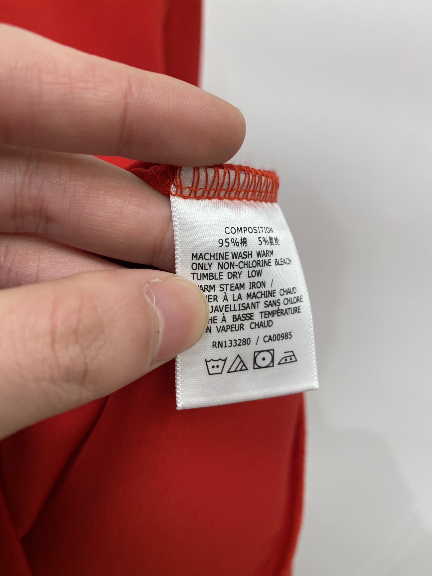 🌾退换！ 普拉达、2025新品卫衣，帅气时尚，胸前顶级印胶字母logo，简约百搭款。面料棉 不仅挺括，保