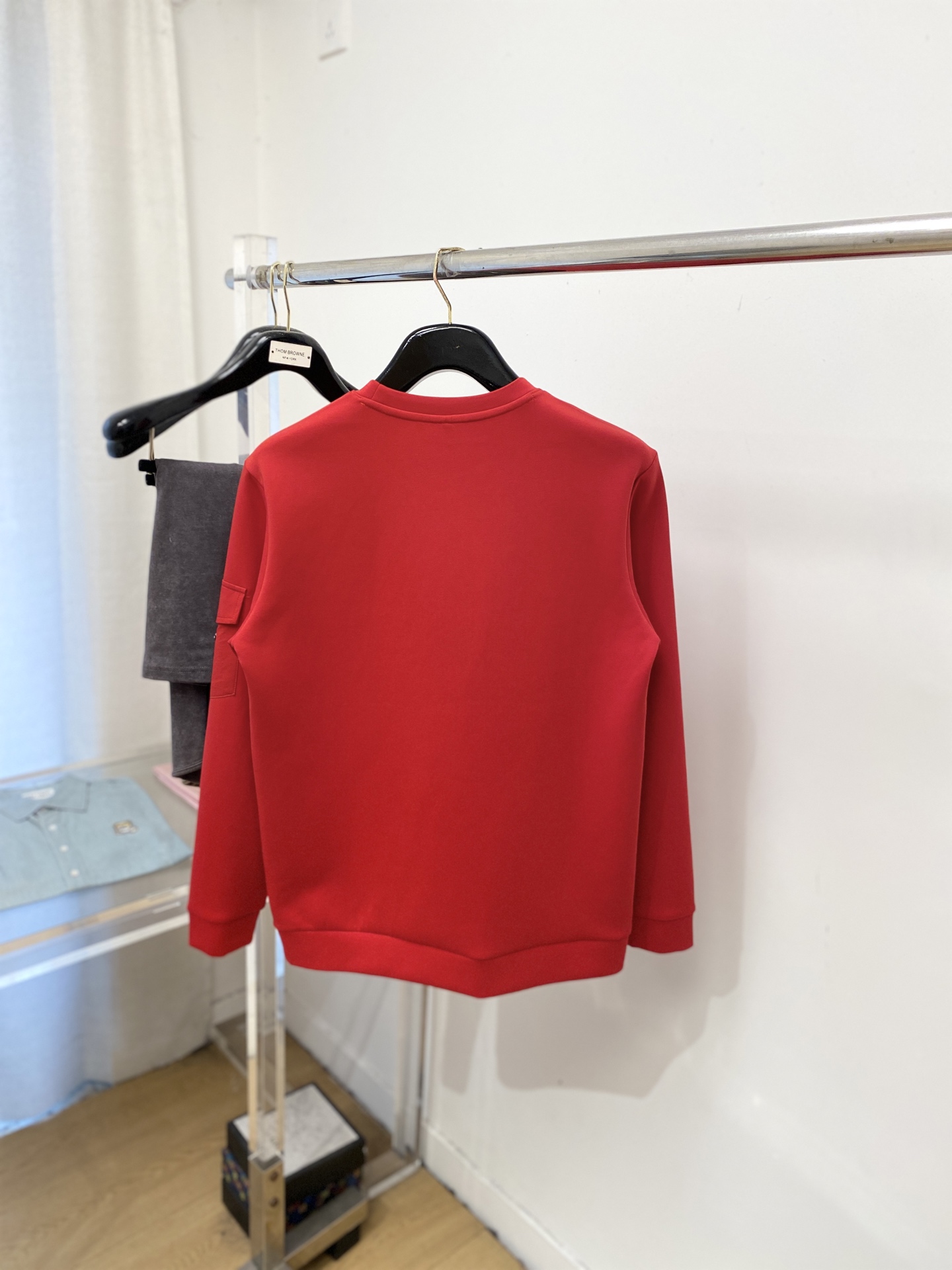 🌾退换！ 芬迪、2025新品卫衣，帅气时尚，胸前刺绣装饰图案logo，简约百搭款。面料棉 不仅挺括，保持