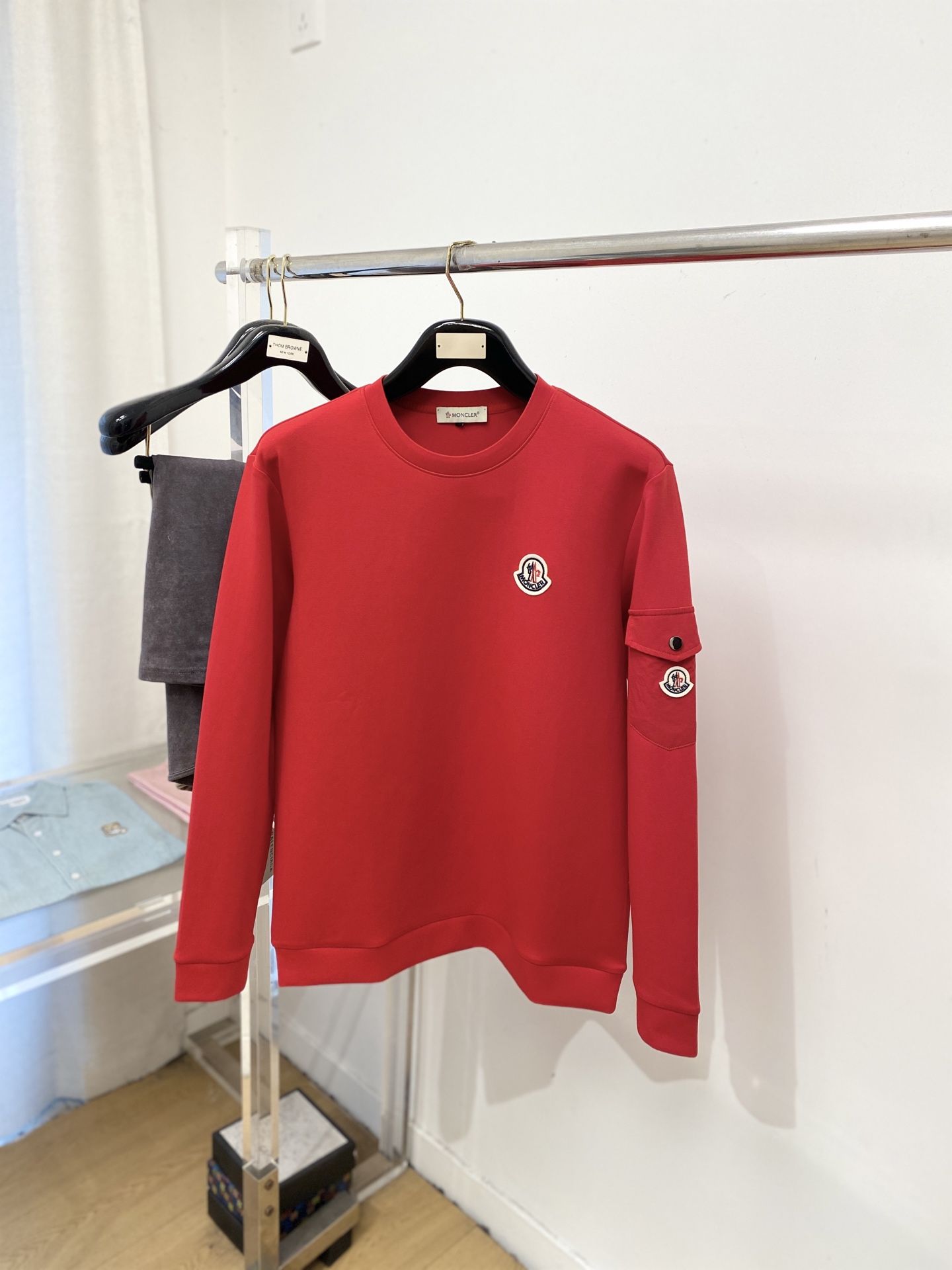 🌾退换！ 蒙口、2025新品卫衣，帅气时尚，胸前刺绣装饰图案logo，简约百搭款。面料棉 不仅挺括，保持