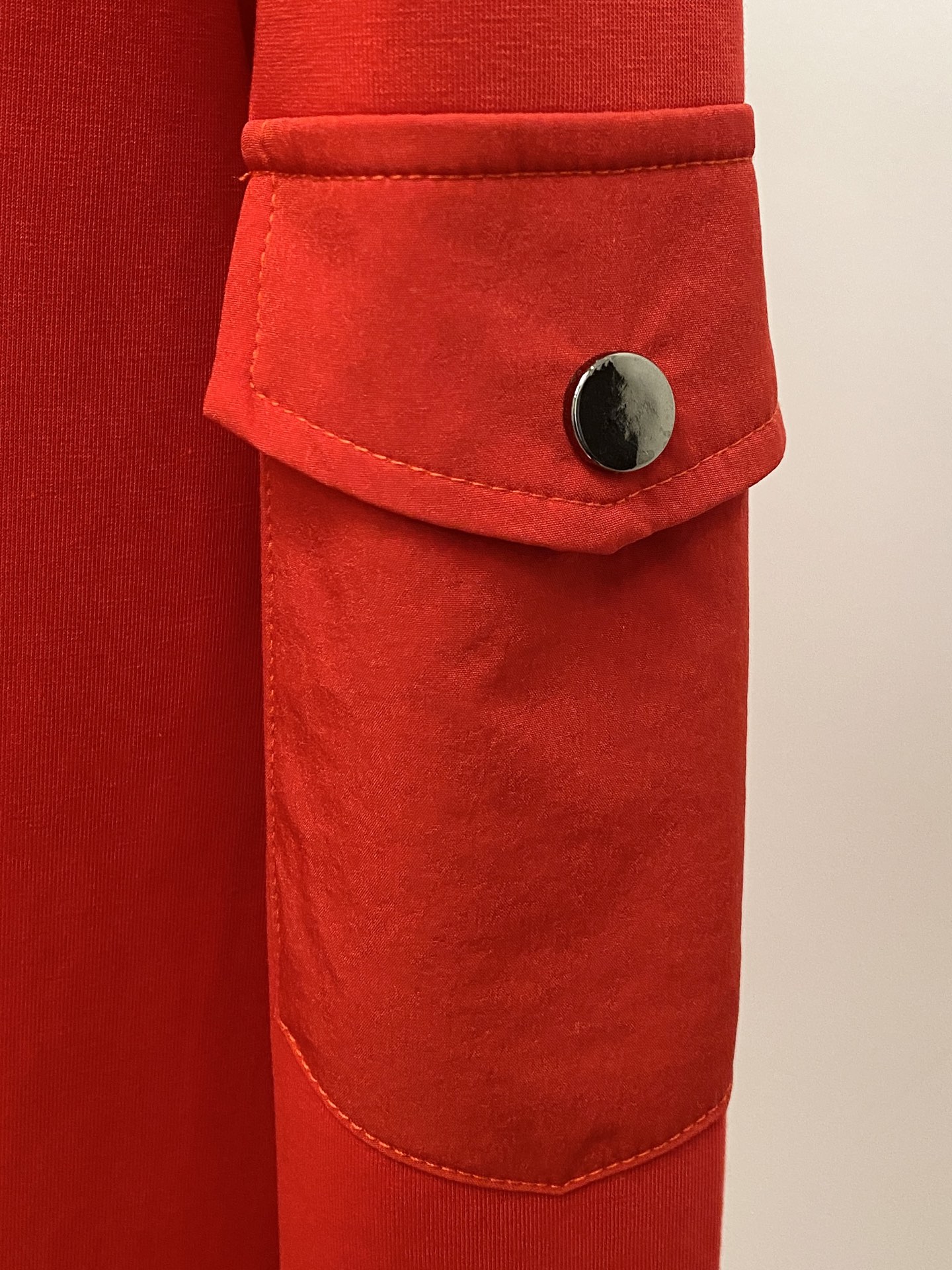 🌾退换！ 路易威登、2025新品卫衣，帅气时尚，胸前刺绣装饰字母logo，简约百搭款。面料棉 不仅挺括，