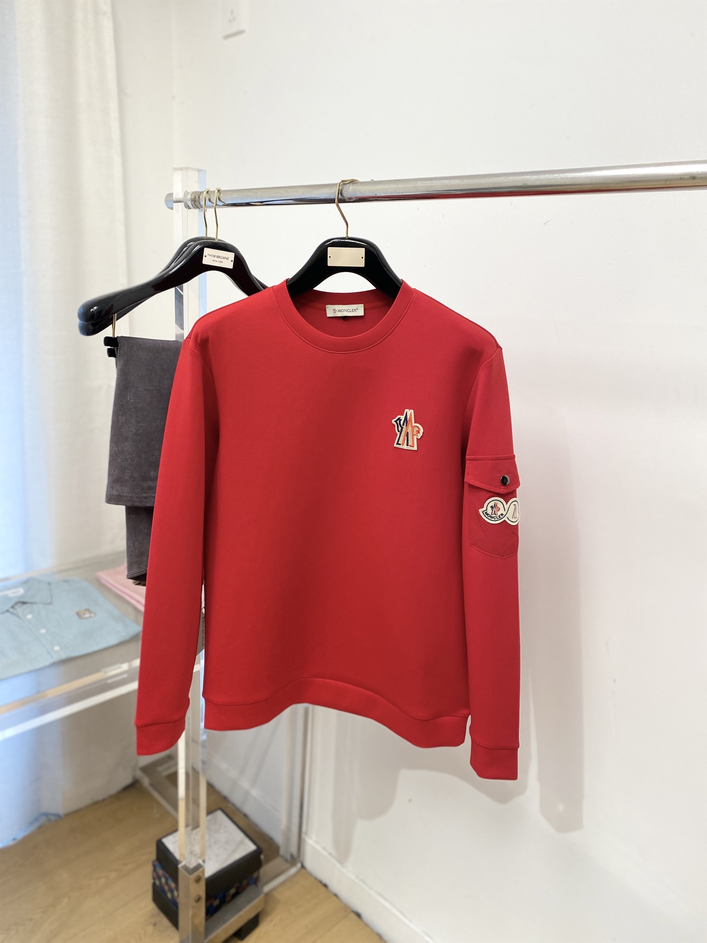 🌾退换！ 蒙口、2025新品卫衣，帅气时尚，胸前刺绣装饰图案logo，简约百搭款。面料棉 不仅挺括，保持