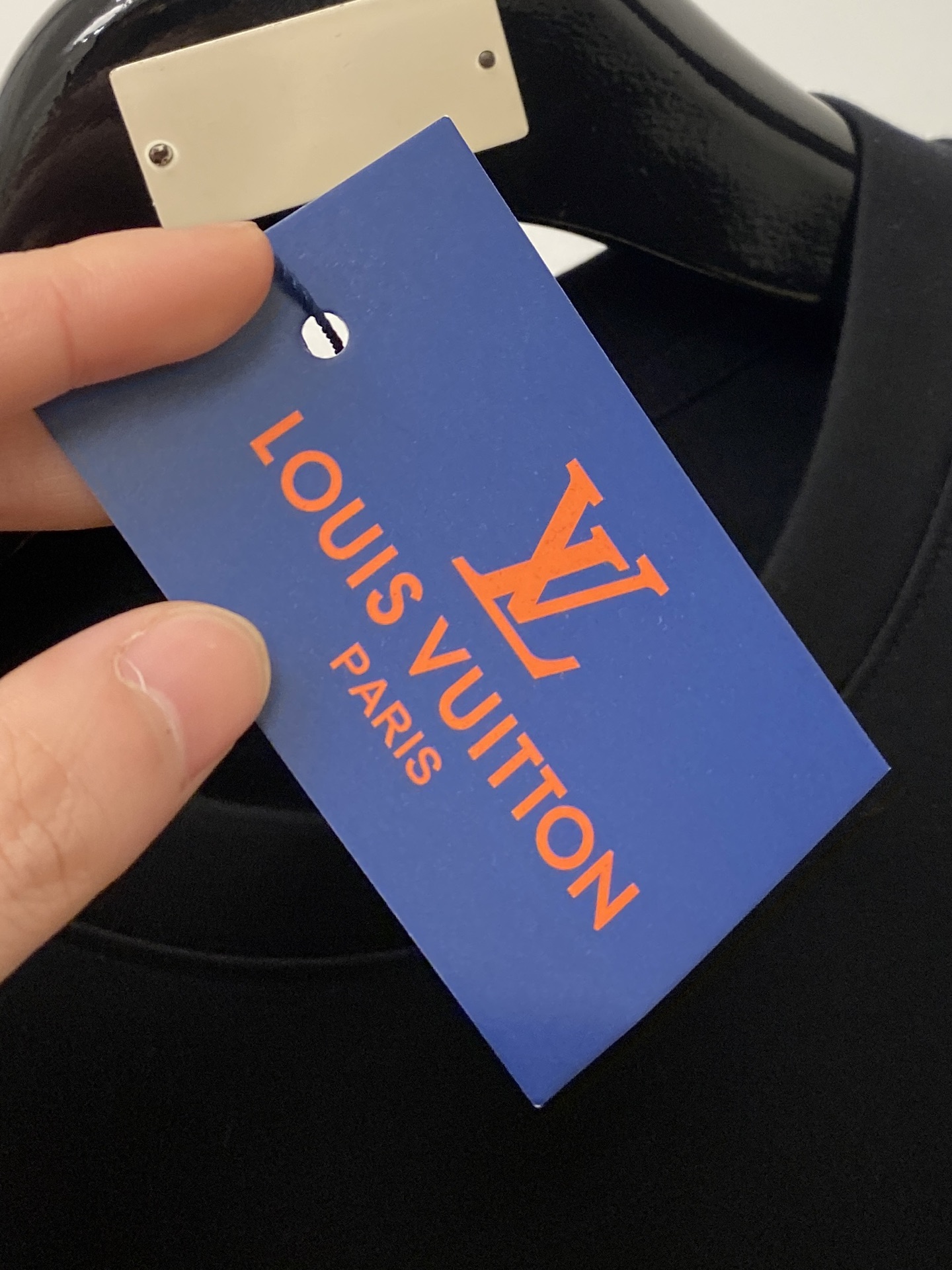 🌾退换！ 路易威登、2025新品长袖卫衣，帅气时尚，胸前顶级印花字母logo，简约百搭款。面料棉 不仅挺