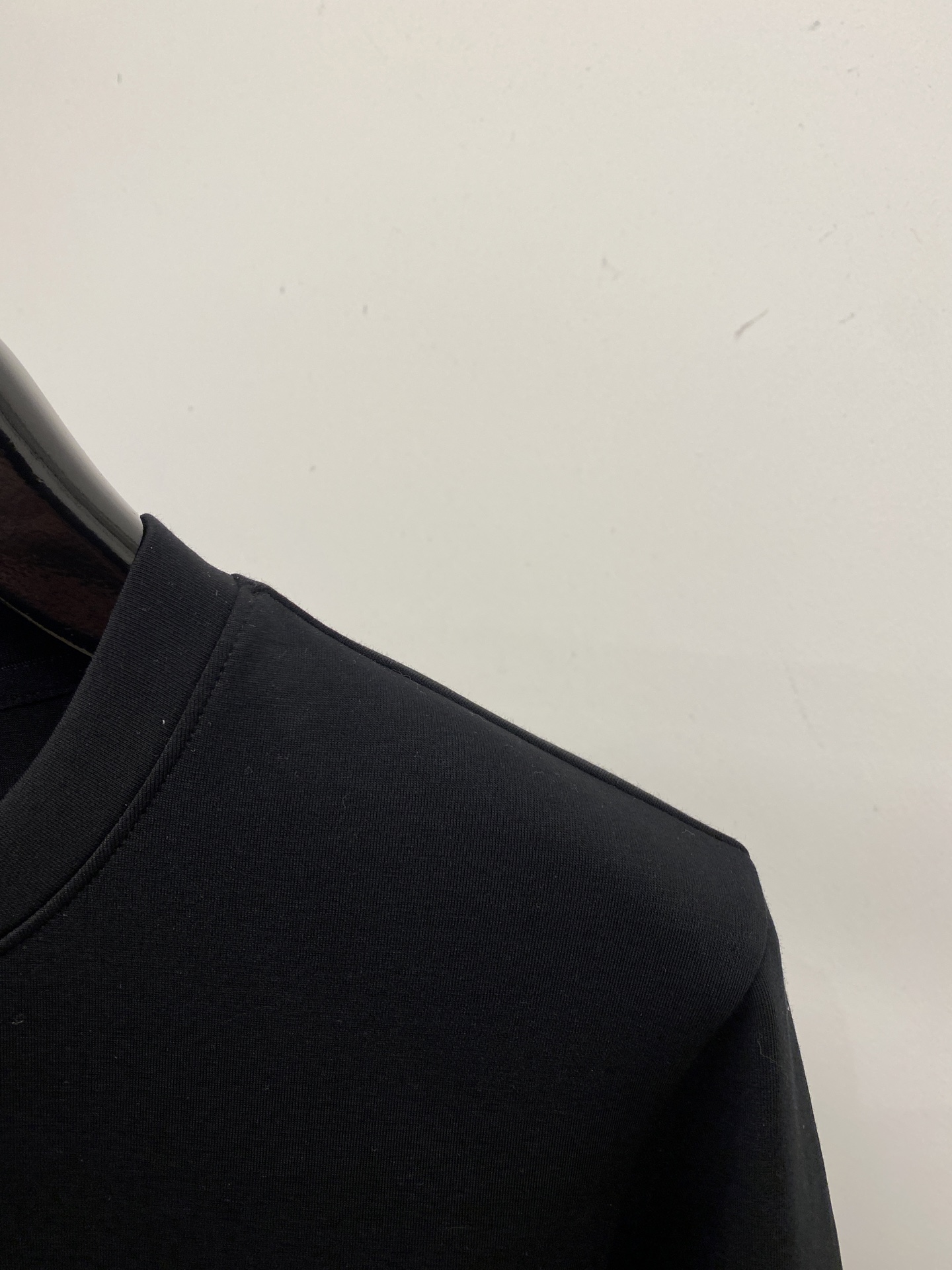 🌾退换！ 路易威登、2025新品长袖卫衣，帅气时尚，胸前顶级印花字母logo，简约百搭款。面料棉 不仅挺