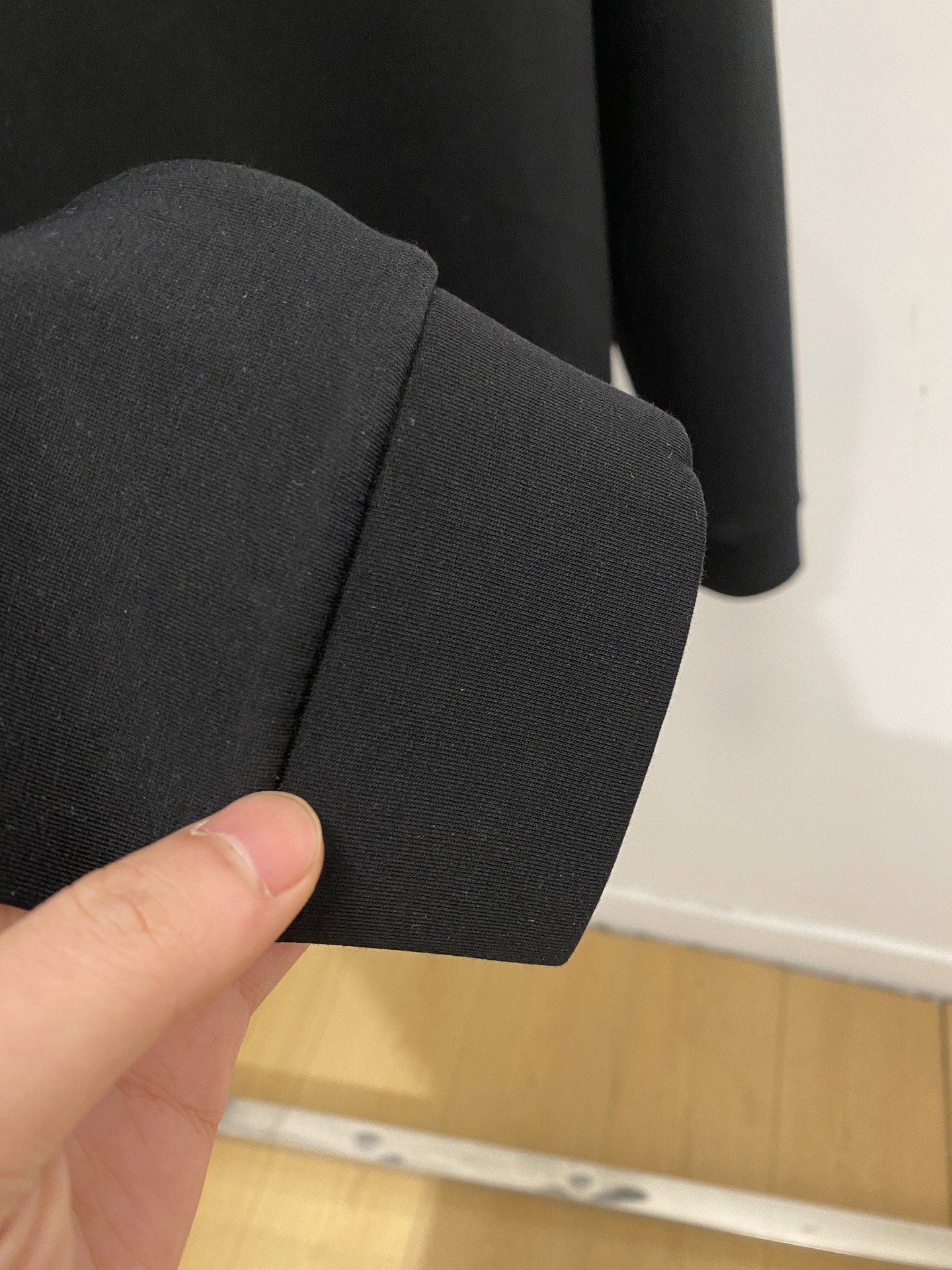 🌾退换！ 路易威登、2025新品长袖卫衣，帅气时尚，胸前顶级印花字母logo，简约百搭款。面料棉 不仅挺