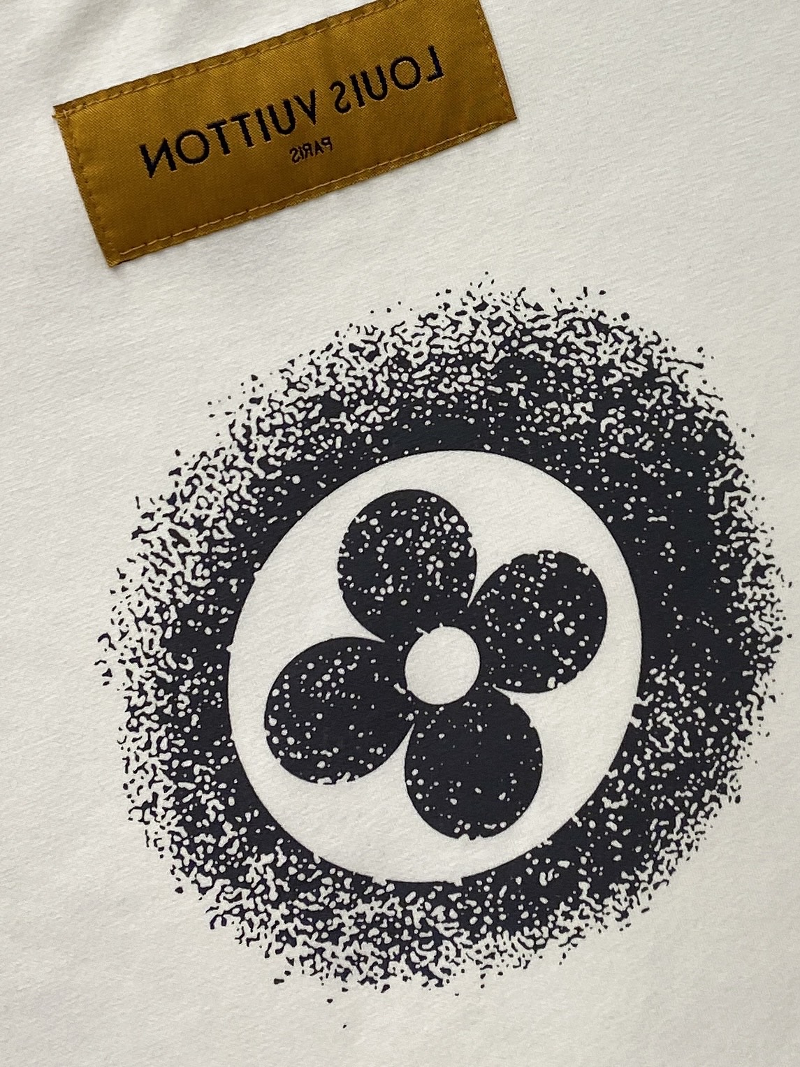 🌾退换！ 路易威登、2025新品长袖卫衣，帅气时尚，胸前顶级印花字母logo，简约百搭款。面料棉 不仅挺