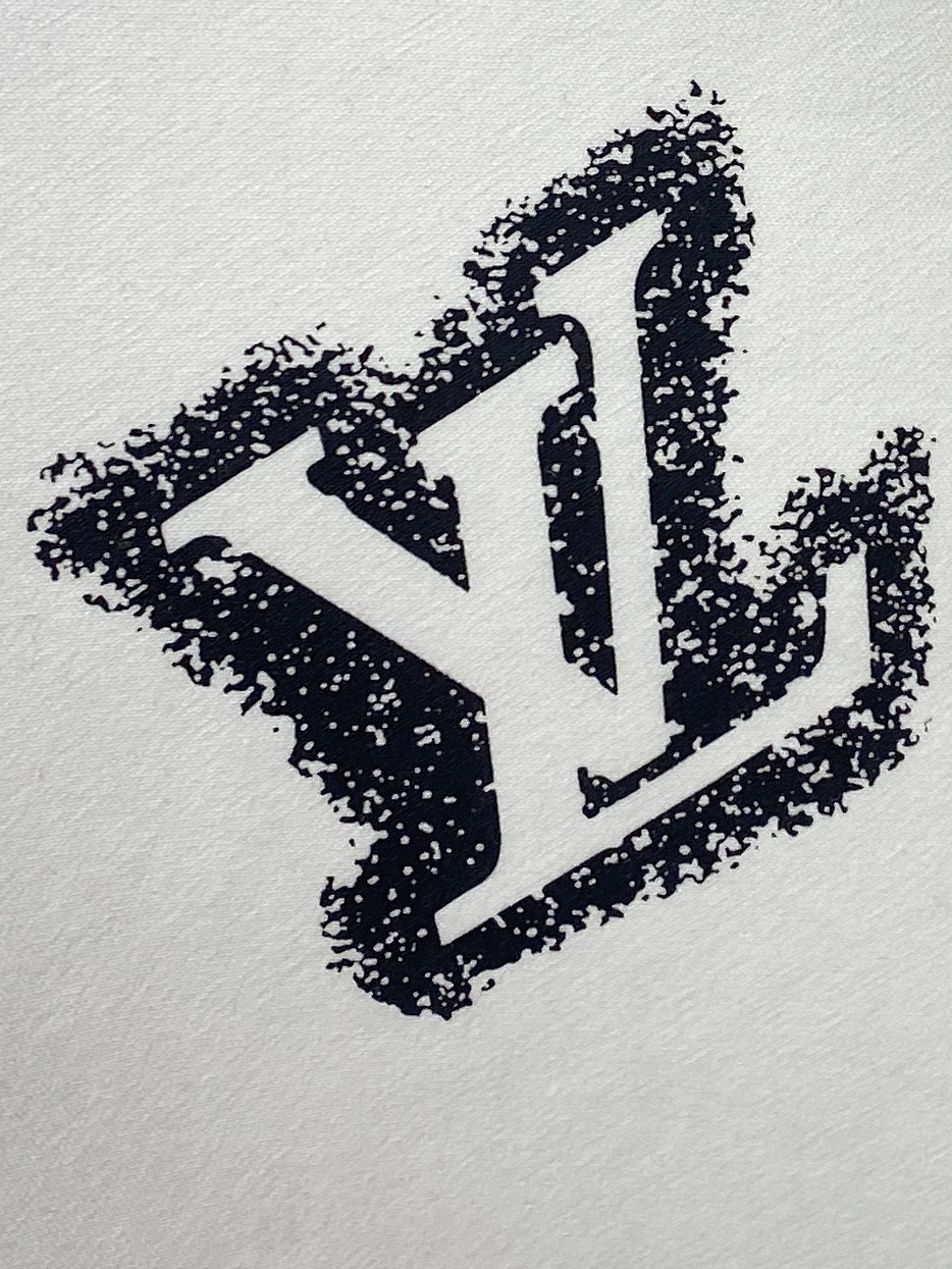 🌾退换！ 路易威登、2025新品长袖卫衣，帅气时尚，胸前顶级印花字母logo，简约百搭款。面料棉 不仅挺