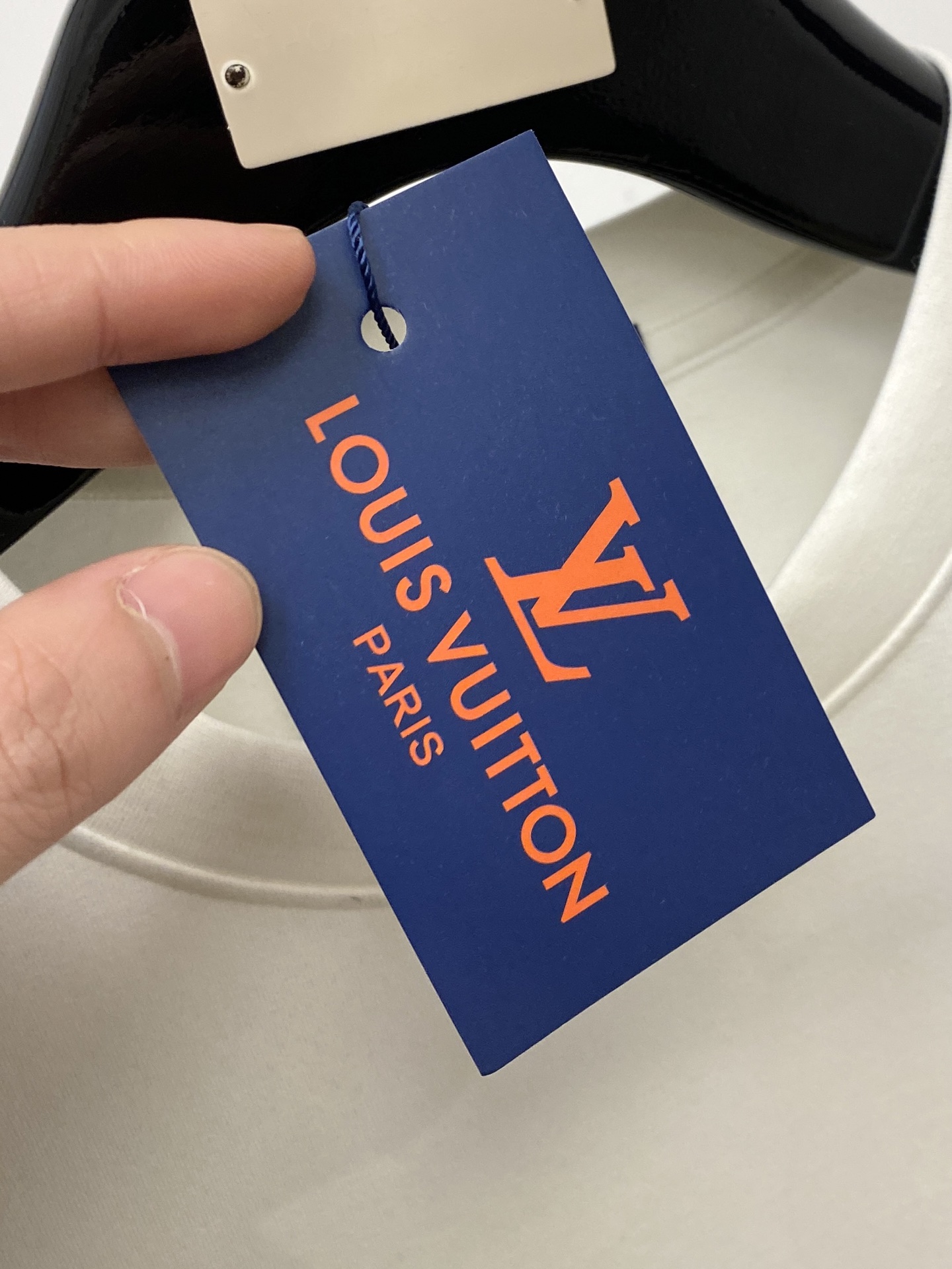 🌾退换！ 路易威登、2025新品长袖卫衣，帅气时尚，胸前顶级印花字母logo，简约百搭款。面料棉 不仅挺