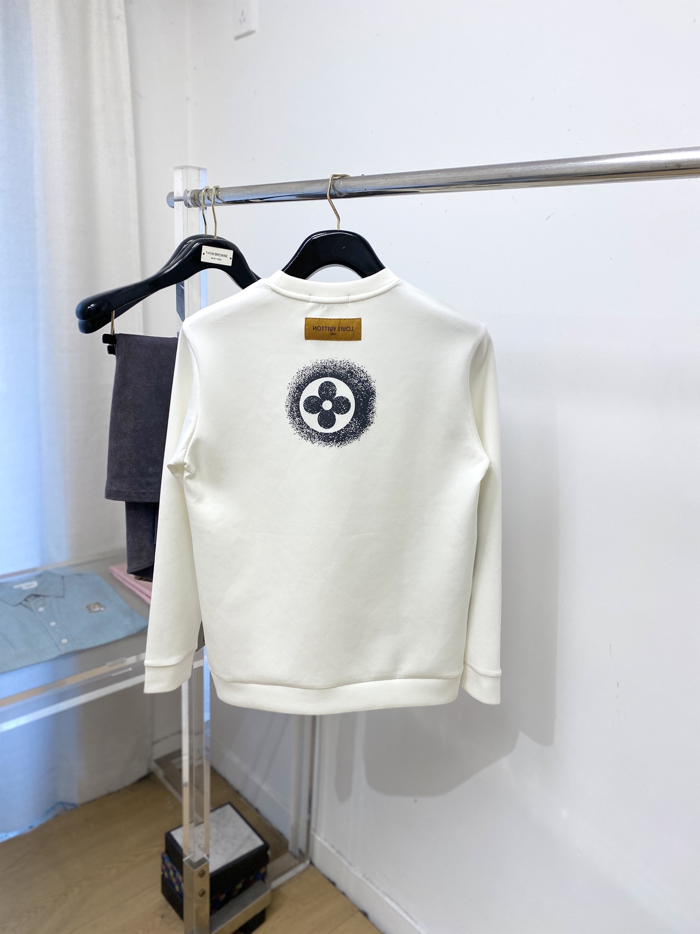 🌾退换！ 路易威登、2025新品长袖卫衣，帅气时尚，胸前顶级印花字母logo，简约百搭款。面料棉 不仅挺