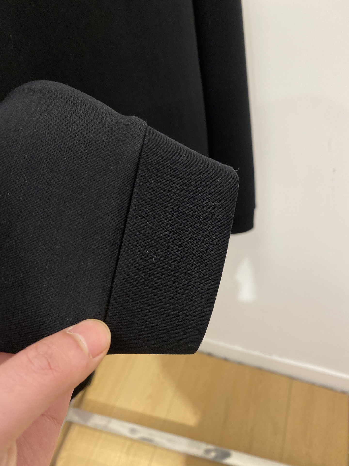 🌾退换！ 路易威登、2025新品长袖卫衣，帅气时尚，胸口精致刺绣字母logo，简约百搭款。面料棉 不仅挺