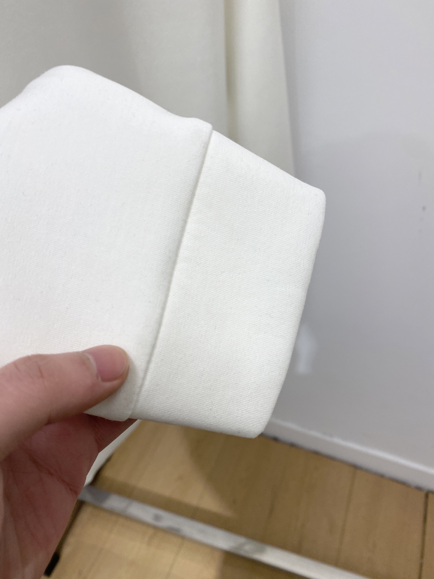 🌾退换！ 路易威登、2025新品长袖卫衣，帅气时尚，胸口精致刺绣字母logo，简约百搭款。面料棉 不仅挺