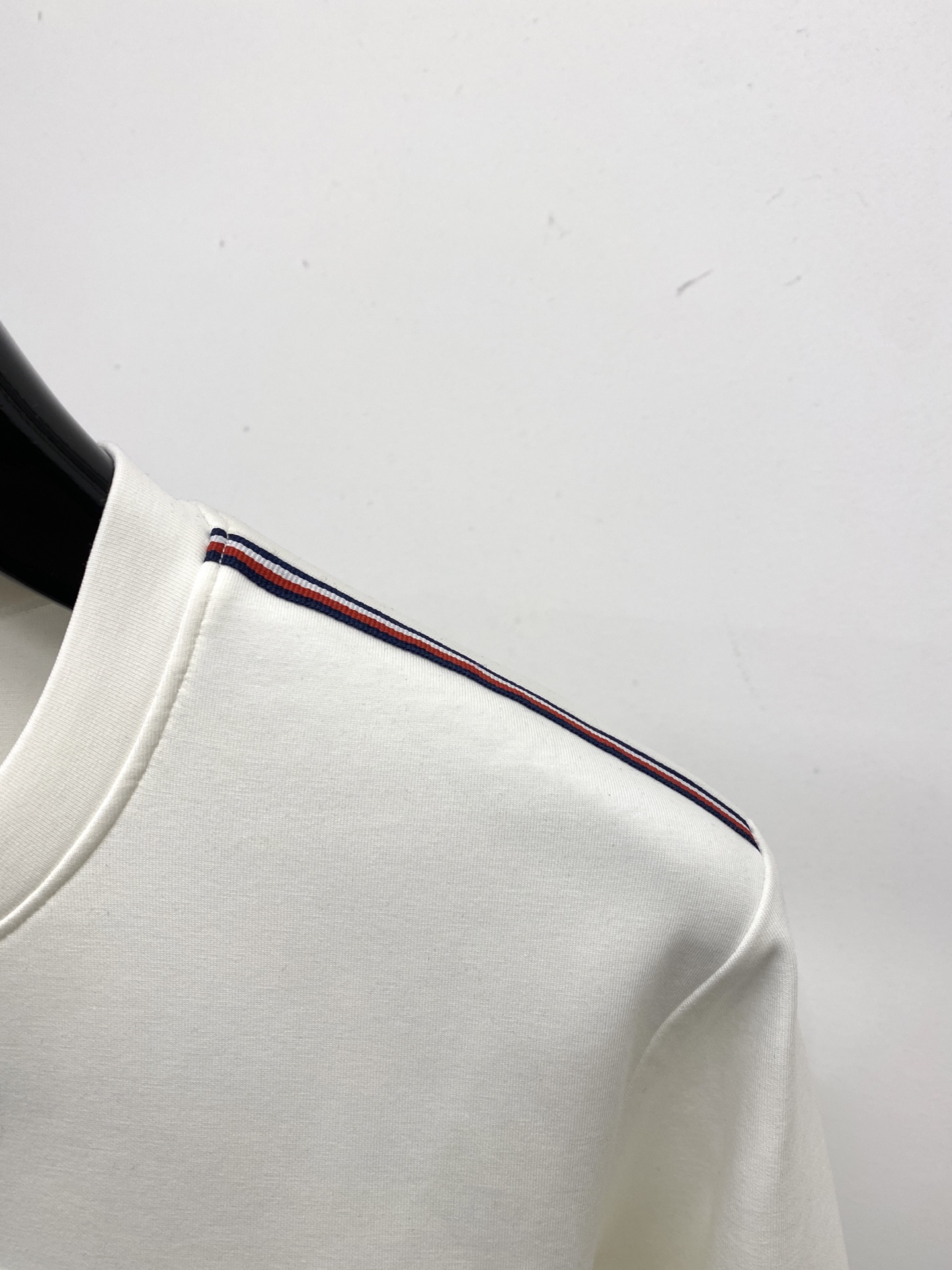 🌾退换！ 蒙口、2025新品长袖卫衣，帅气时尚，胸前刺绣装饰图案logo，简约百搭款。面料棉 不仅挺括，