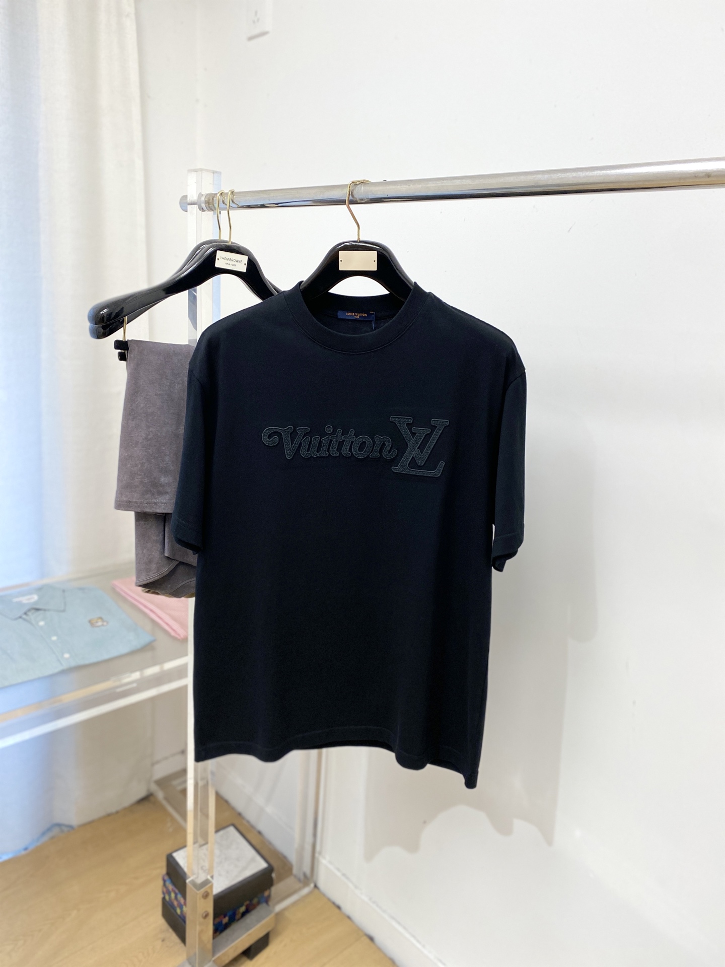 🌾退换！ 路易威登、2025新品短袖T恤，帅气时尚，胸前精致刺绣字母logo，简约百搭款。面料棉 不仅挺