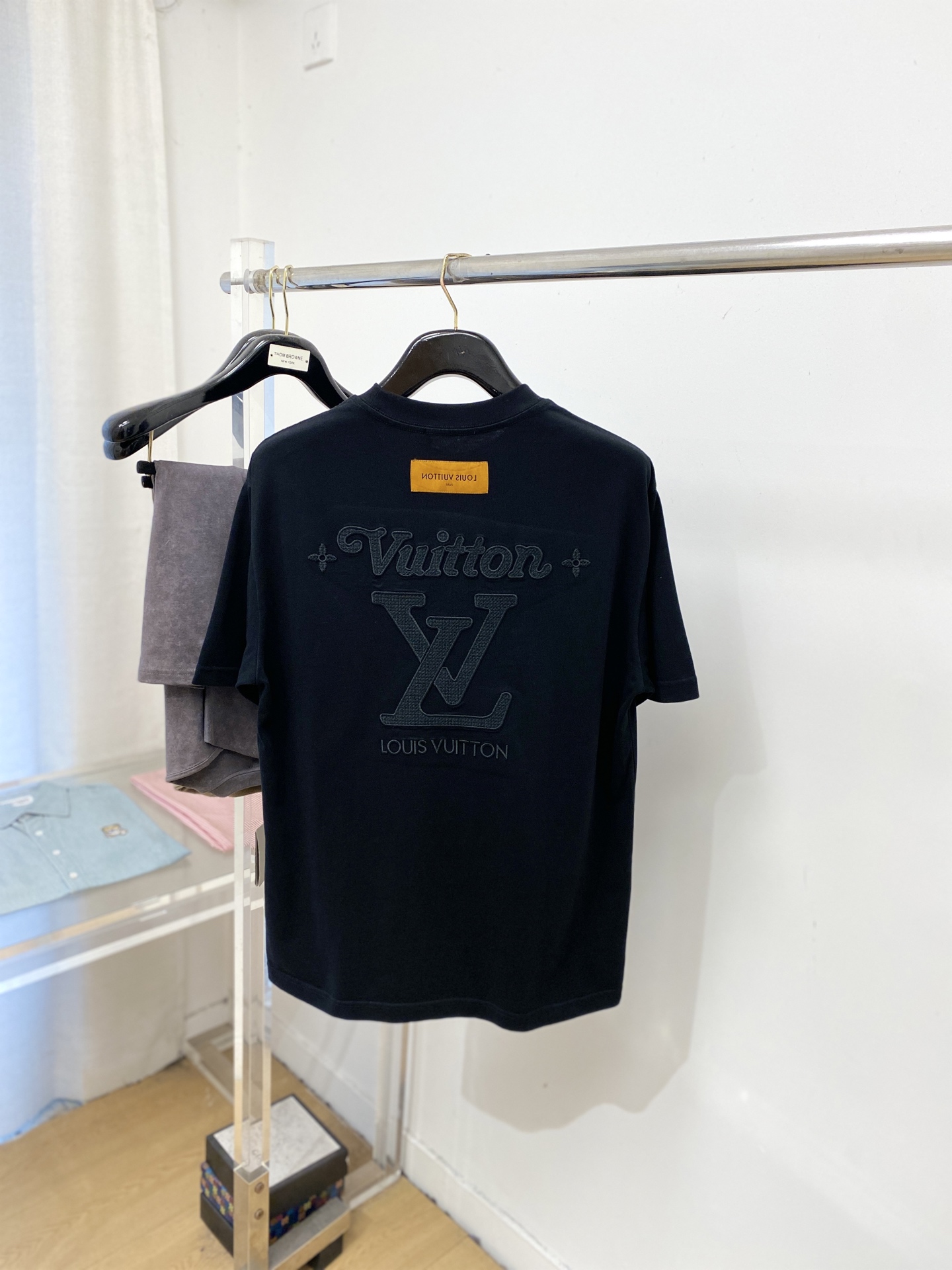 🌾退换！ 路易威登、2025新品短袖T恤，帅气时尚，胸前精致刺绣字母logo，简约百搭款。面料棉 不仅挺