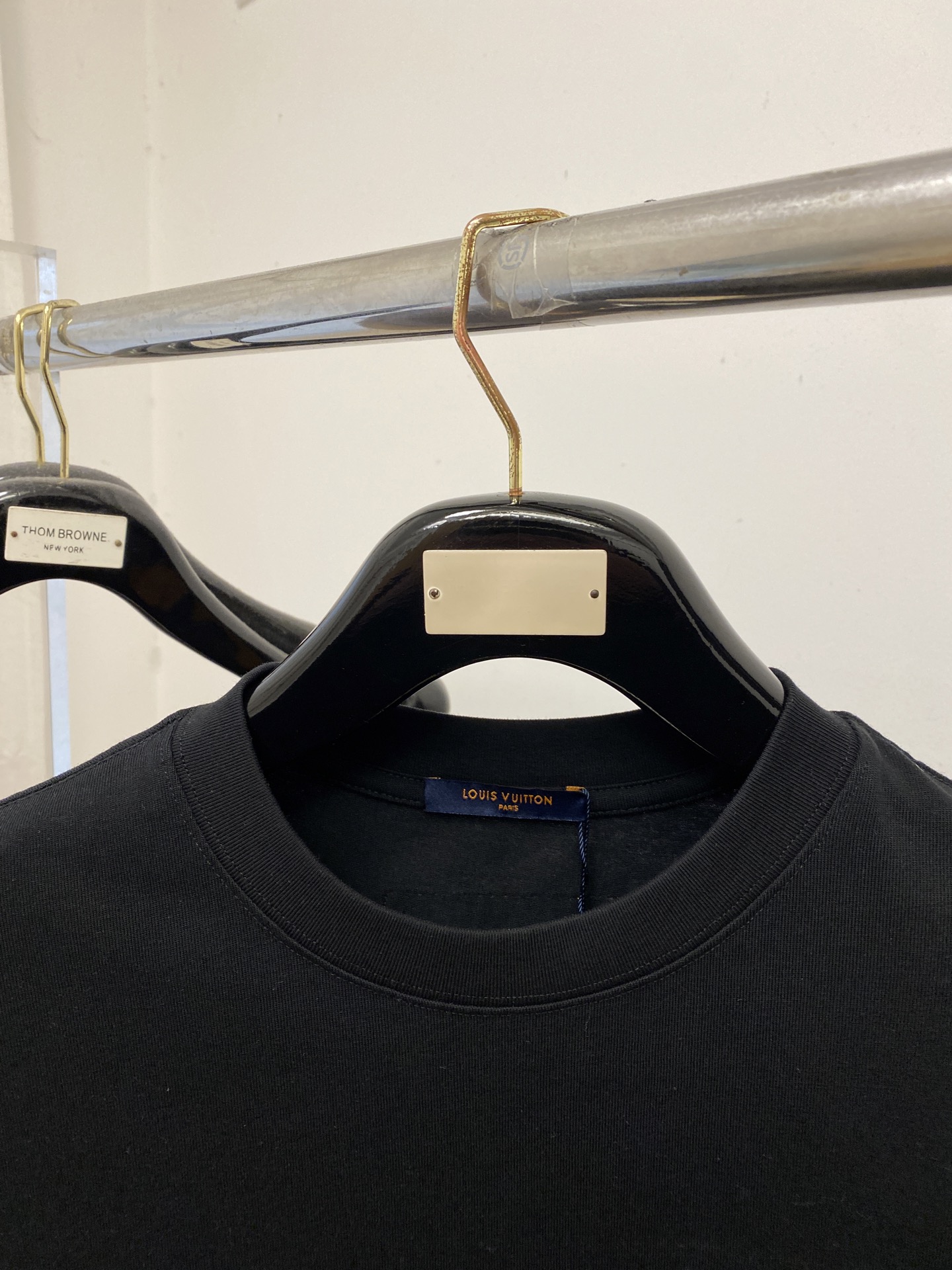 🌾退换！ 路易威登、2025新品短袖T恤，帅气时尚，胸前精致刺绣字母logo，简约百搭款。面料棉 不仅挺