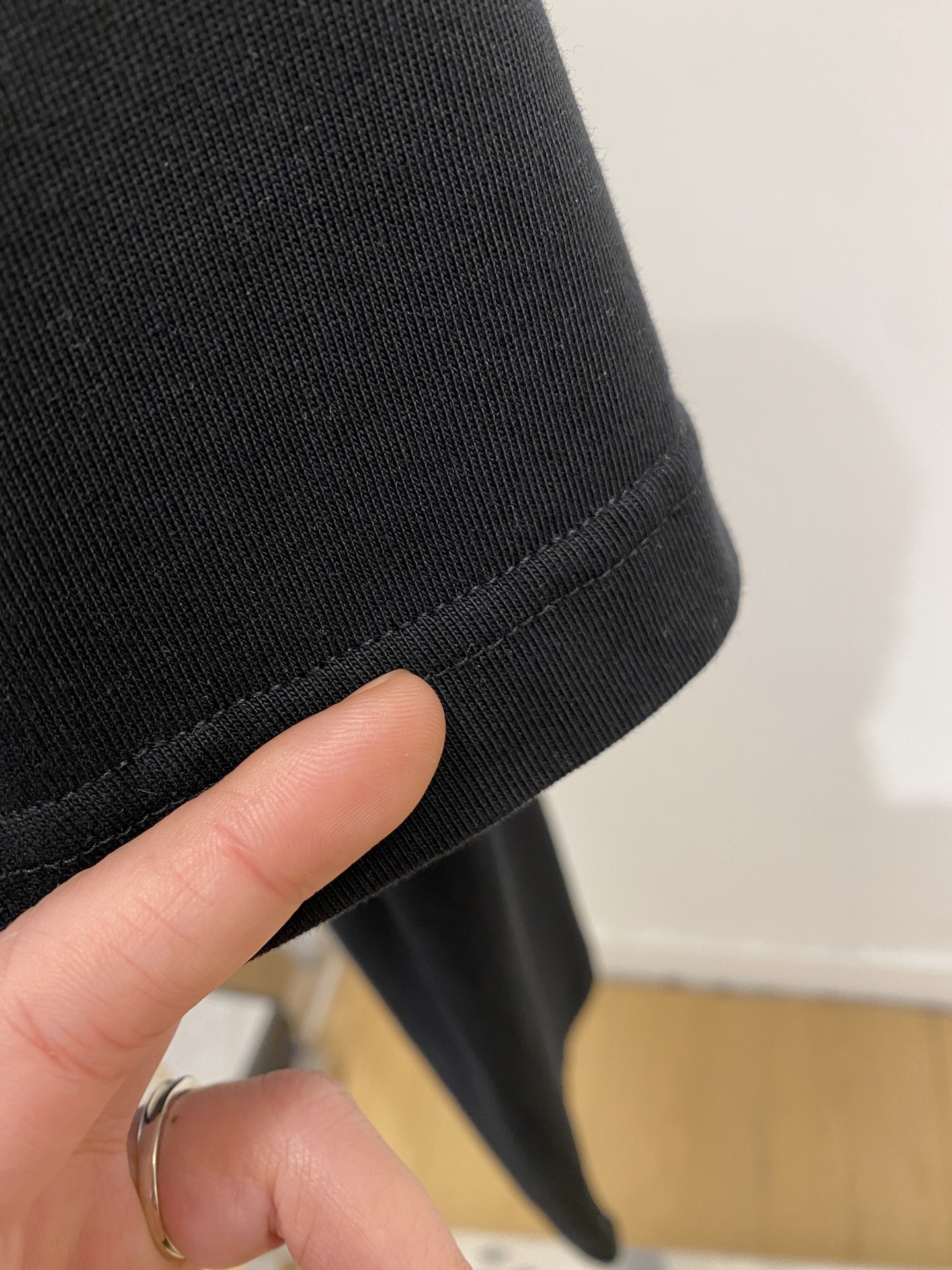 🌾退换！ 路易威登、2025新品短袖T恤，帅气时尚，胸前精致刺绣字母logo，简约百搭款。面料棉 不仅挺