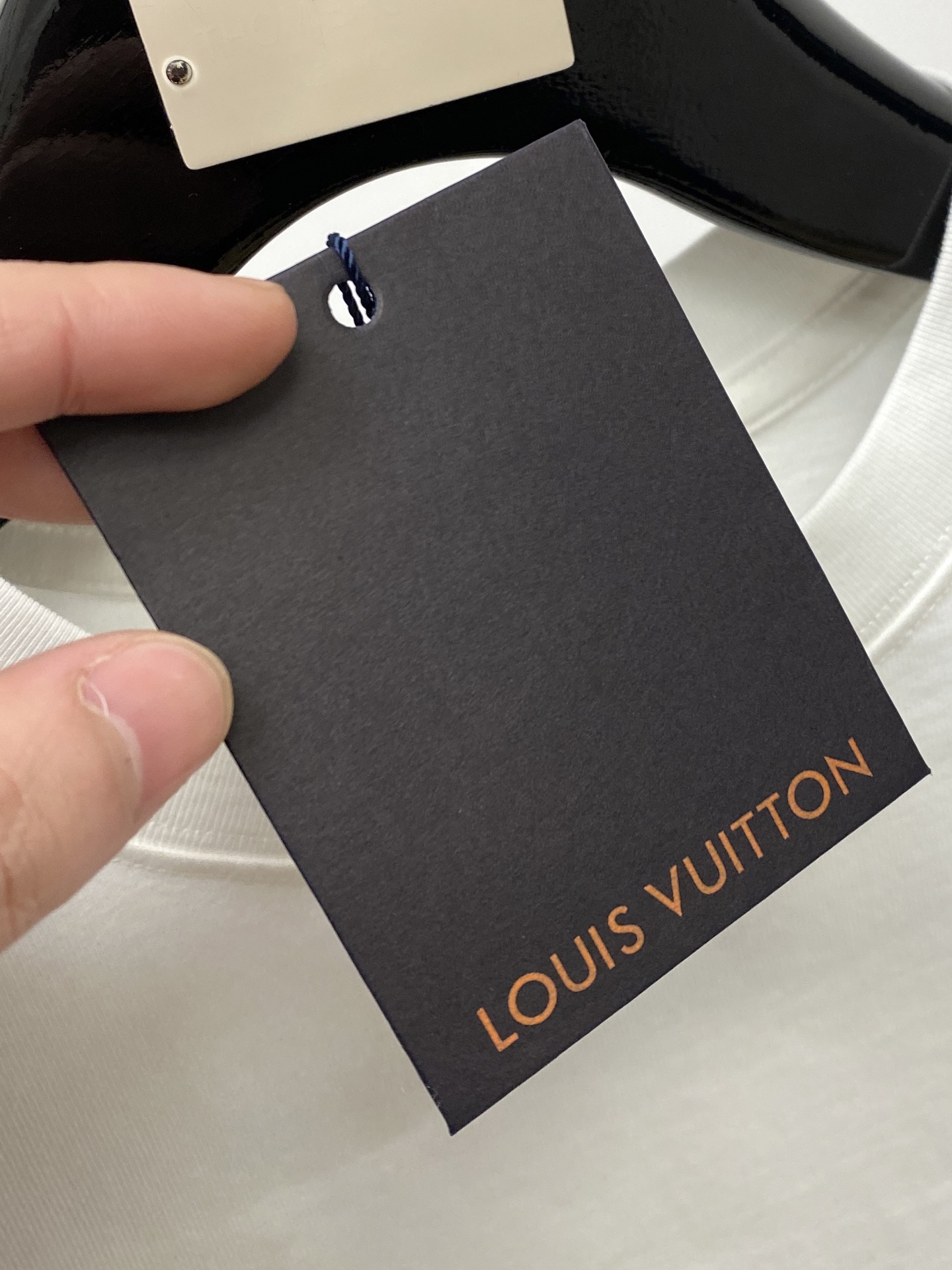 🌾退换！ 路易威登、2025新品短袖T恤，帅气时尚，胸前精致刺绣字母logo，简约百搭款。面料棉 不仅挺