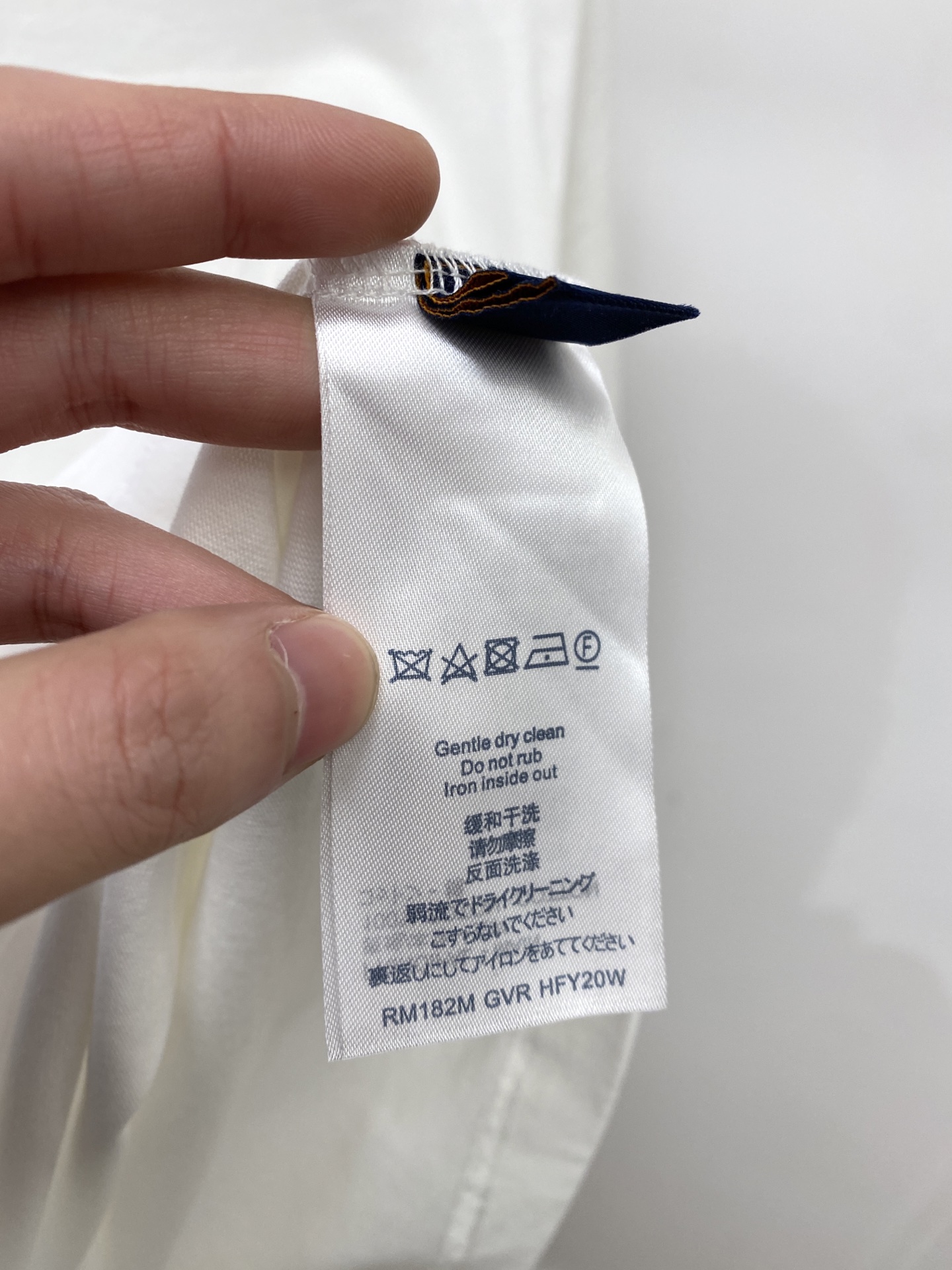 🌾退换！ 路易威登、2025新品短袖T恤，帅气时尚，胸前精致刺绣字母logo，简约百搭款。面料棉 不仅挺