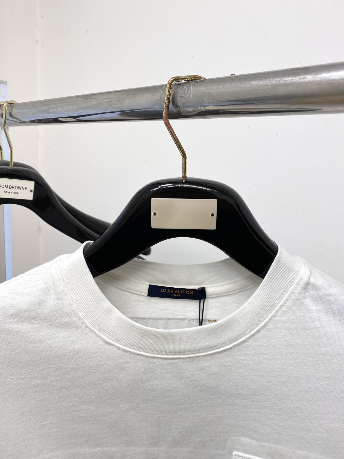 🌾退换！ 路易威登、2025新品短袖T恤，帅气时尚，胸前精致刺绣字母logo，简约百搭款。面料棉 不仅挺