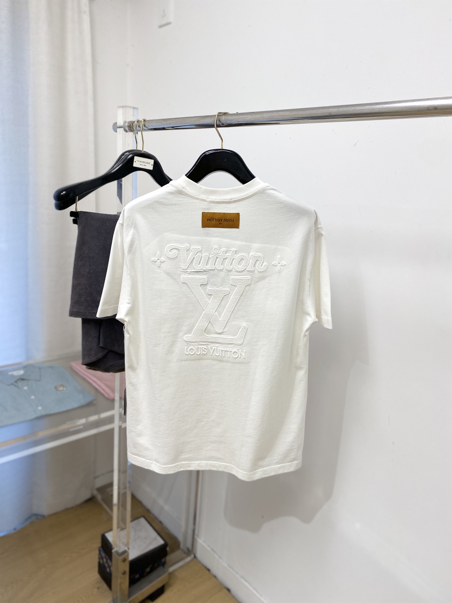 🌾退换！ 路易威登、2025新品短袖T恤，帅气时尚，胸前精致刺绣字母logo，简约百搭款。面料棉 不仅挺