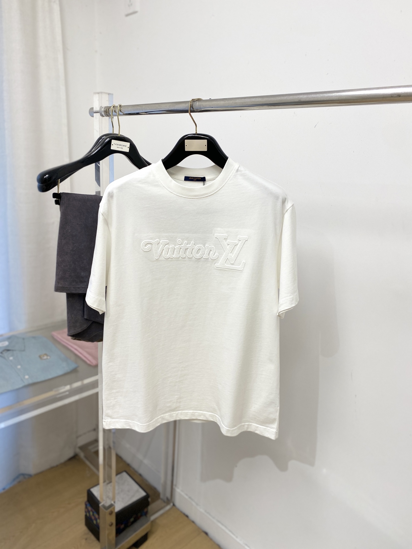 🌾退换！ 路易威登、2025新品短袖T恤，帅气时尚，胸前精致刺绣字母logo，简约百搭款。面料棉 不仅挺