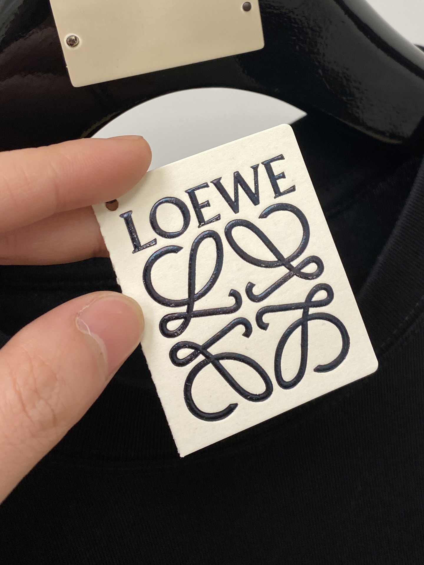 🌾退换！ 罗意威、2025新品短袖T恤，帅气时尚，胸前精致刺绣图案字母logo，简约百搭款。面料棉 不仅