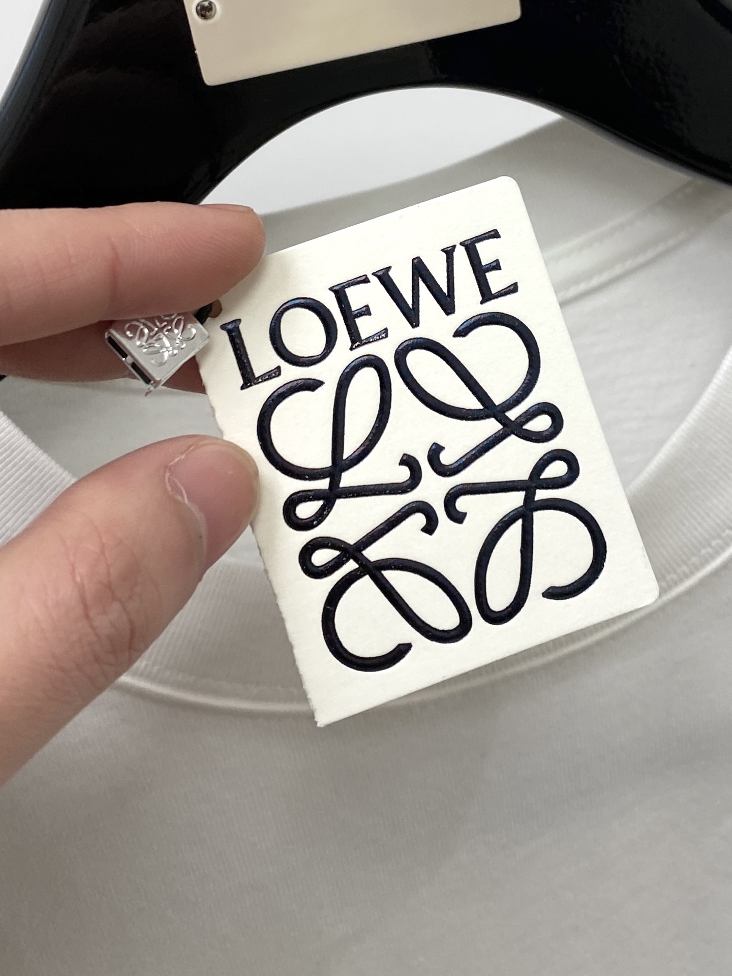 🌾退换！ 罗意威、2025新品短袖T恤，帅气时尚，胸前精致刺绣图案字母logo，简约百搭款。面料棉 不仅