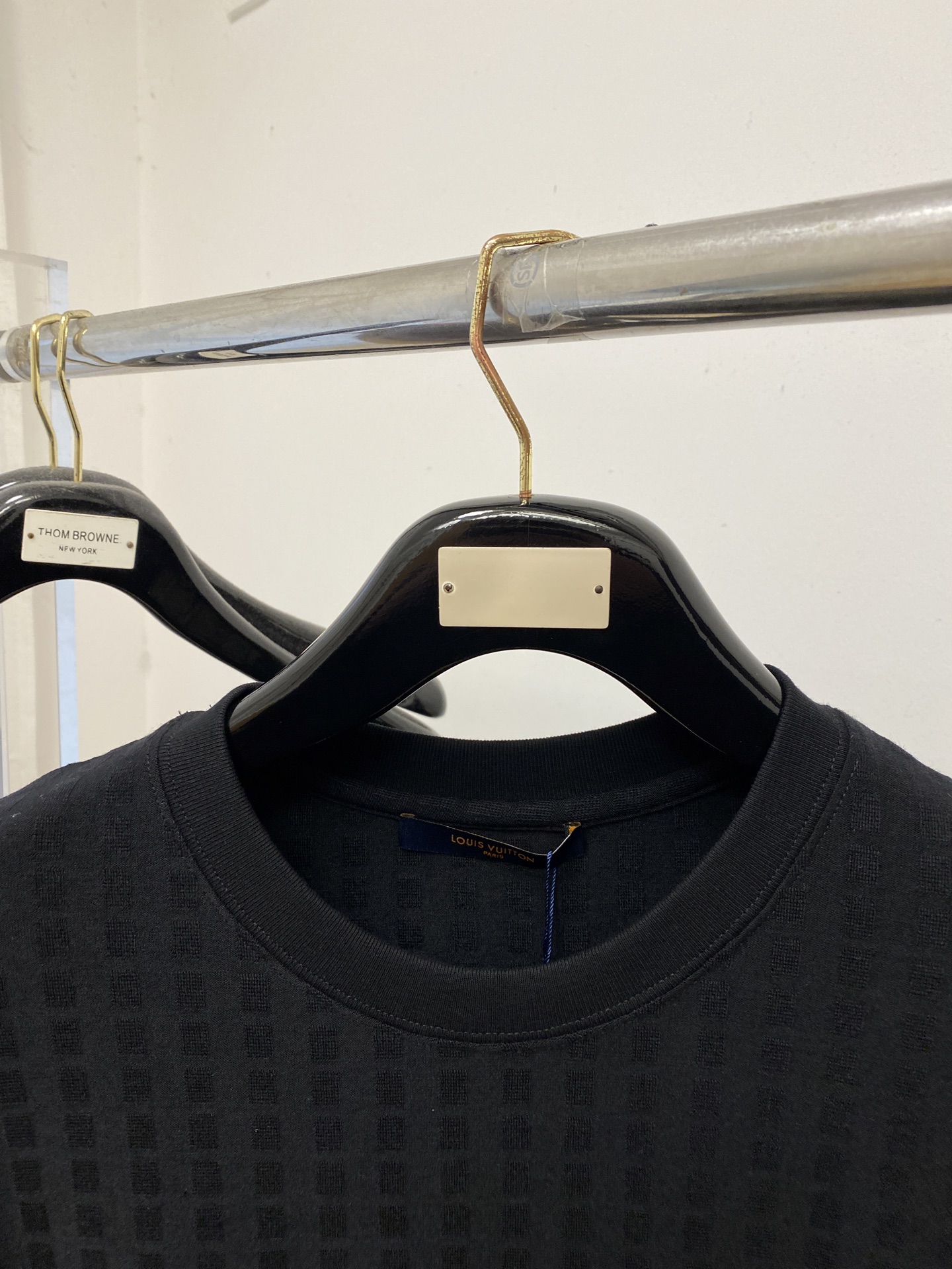 🌾退换！ 路易威登、2025新品短袖T恤，帅气时尚，胸前精致刺绣图案字母logo，简约百搭款。面料棉 不