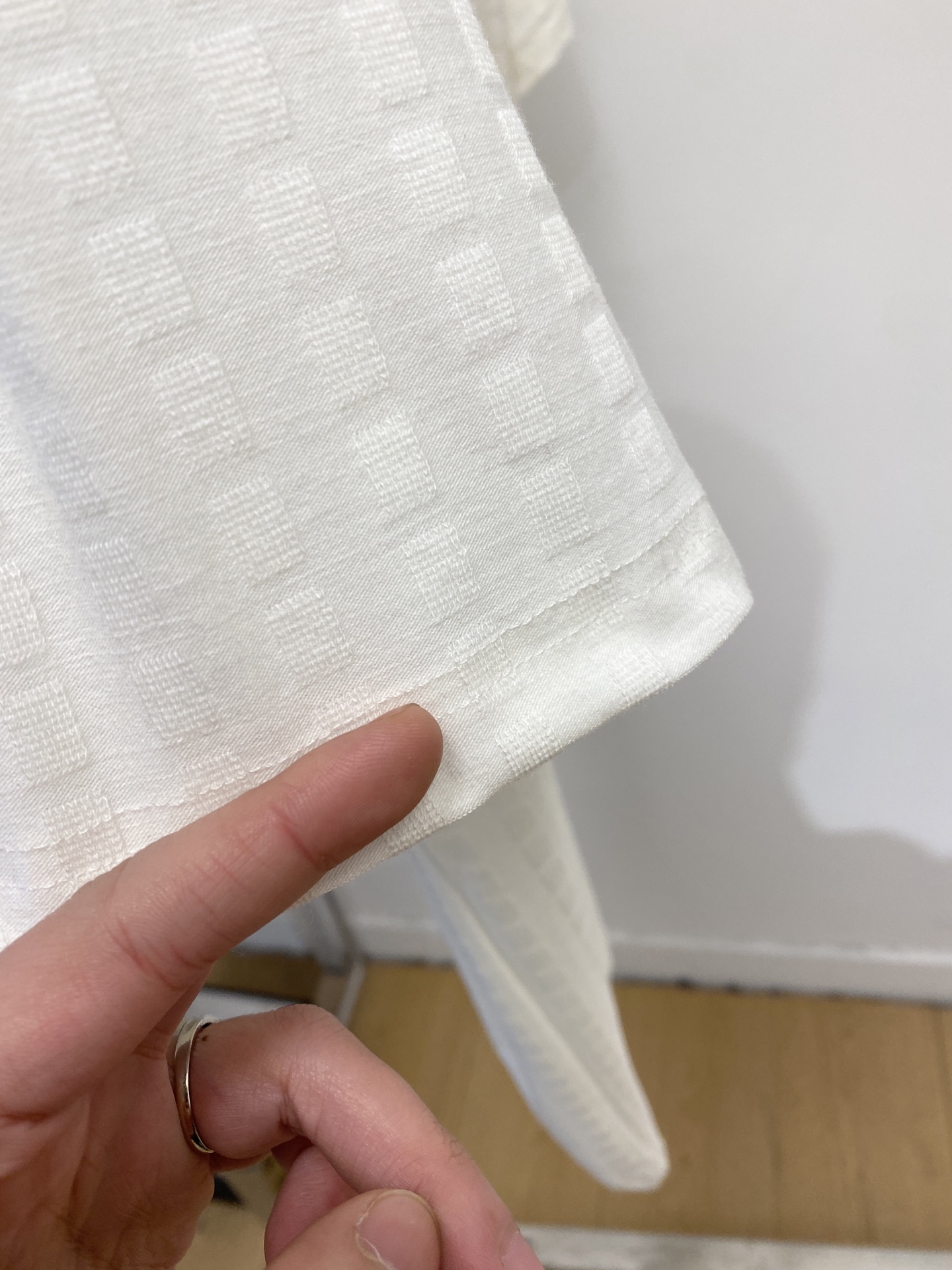 🌾退换！ 路易威登、2025新品短袖T恤，帅气时尚，胸前精致刺绣图案字母logo，简约百搭款。面料棉 不