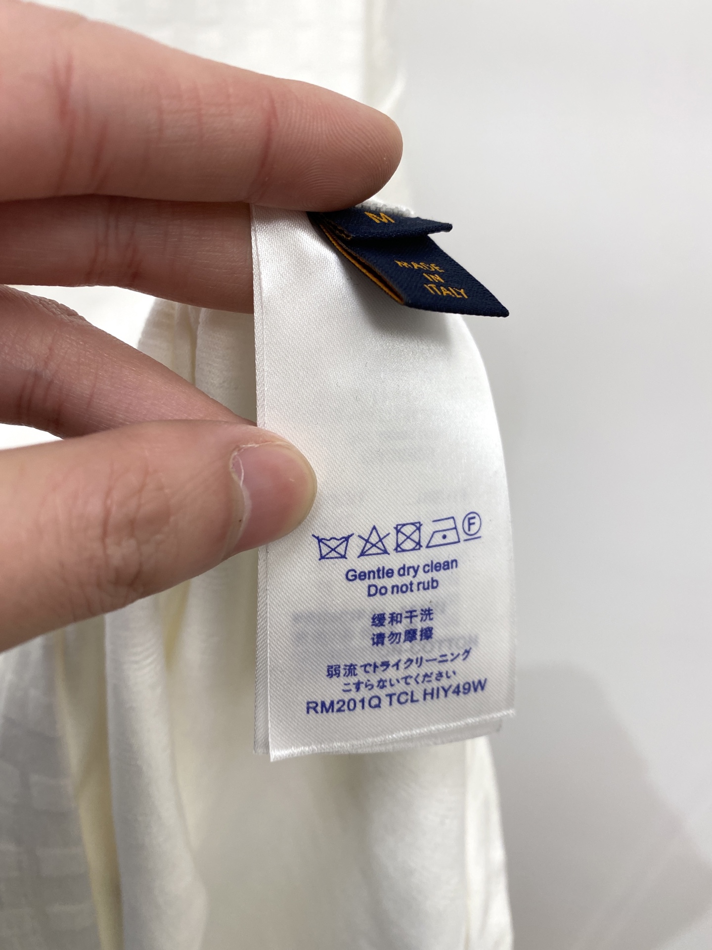 🌾退换！ 路易威登、2025新品短袖T恤，帅气时尚，胸前精致刺绣图案字母logo，简约百搭款。面料棉 不