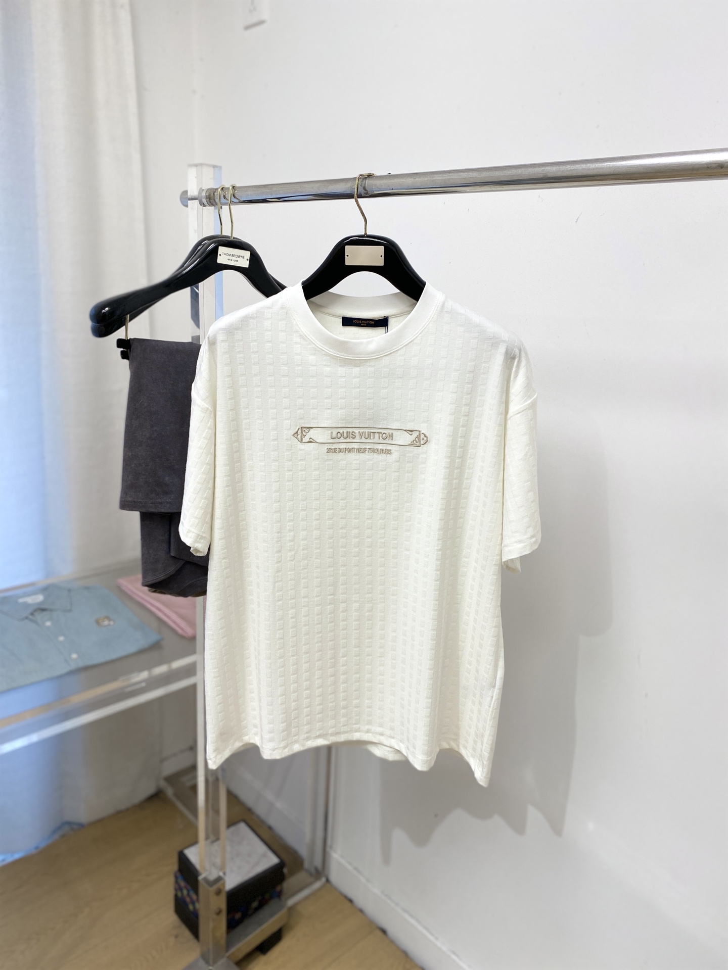 🌾退换！ 路易威登、2025新品短袖T恤，帅气时尚，胸前精致刺绣图案字母logo，简约百搭款。面料棉 不