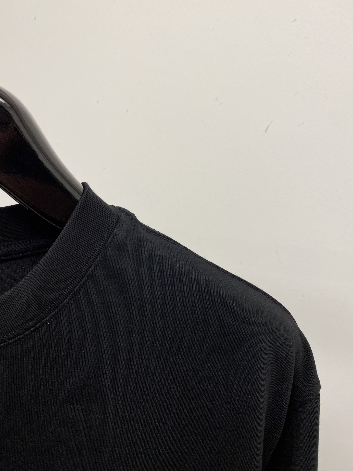 🌾退换！ 迪奥、2025新品短袖T恤，帅气时尚，胸前顶级印花字母logo，简约百搭款。面料棉 不仅挺括，