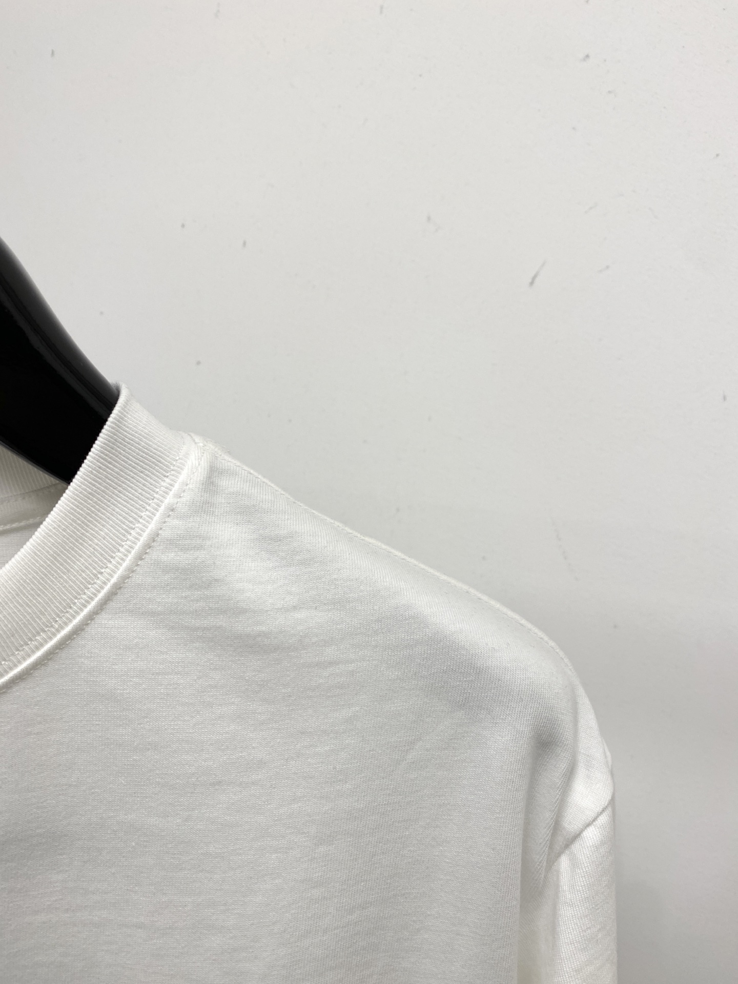 🌾退换！ 迪奥、2025新品短袖T恤，帅气时尚，胸前顶级印花字母logo，简约百搭款。面料棉 不仅挺括，