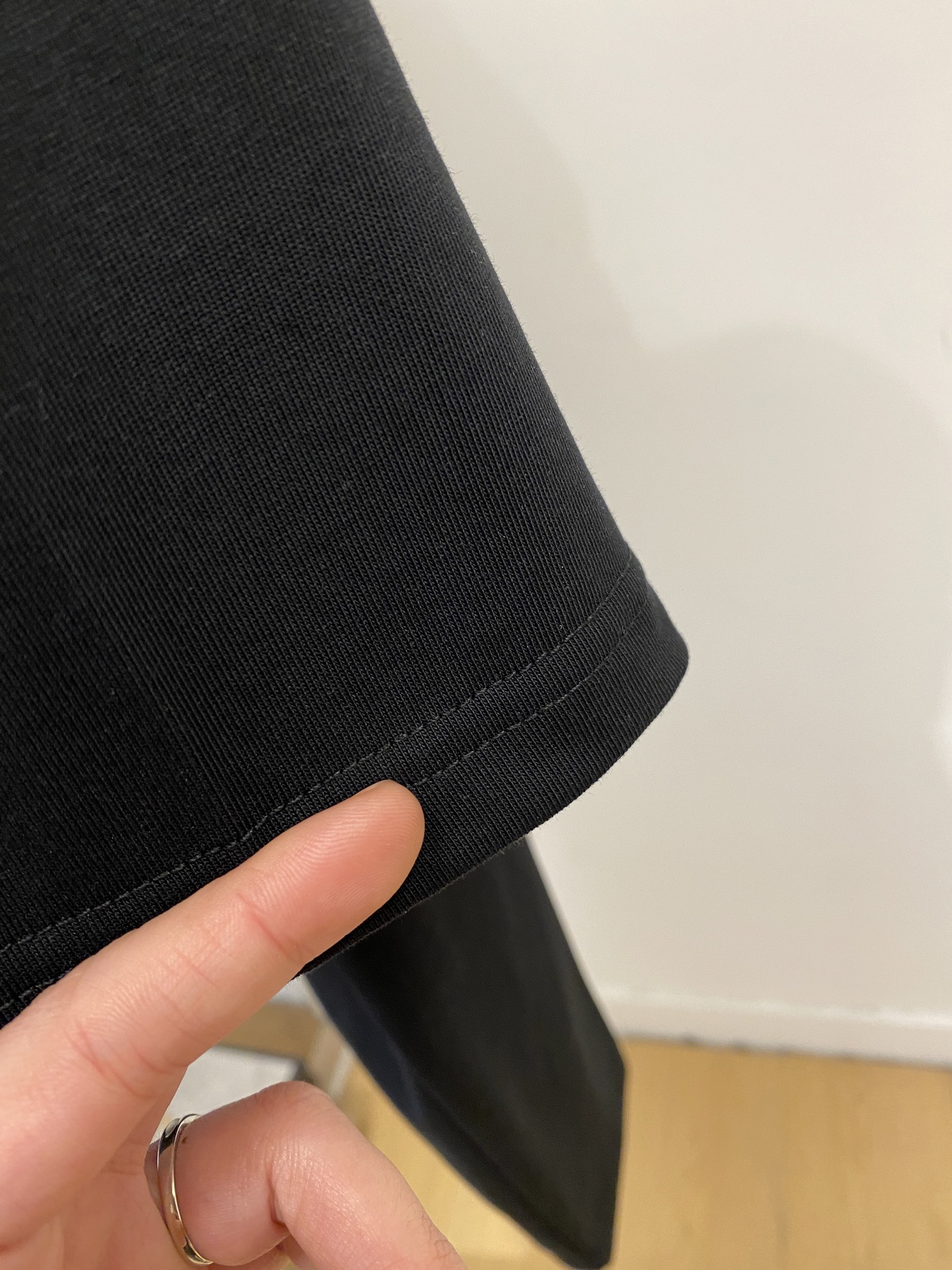 🌾退换！ 路易威登、2025新品短袖T恤，帅气时尚，胸前精致刺绣字母logo，简约百搭款。面料棉 不仅挺