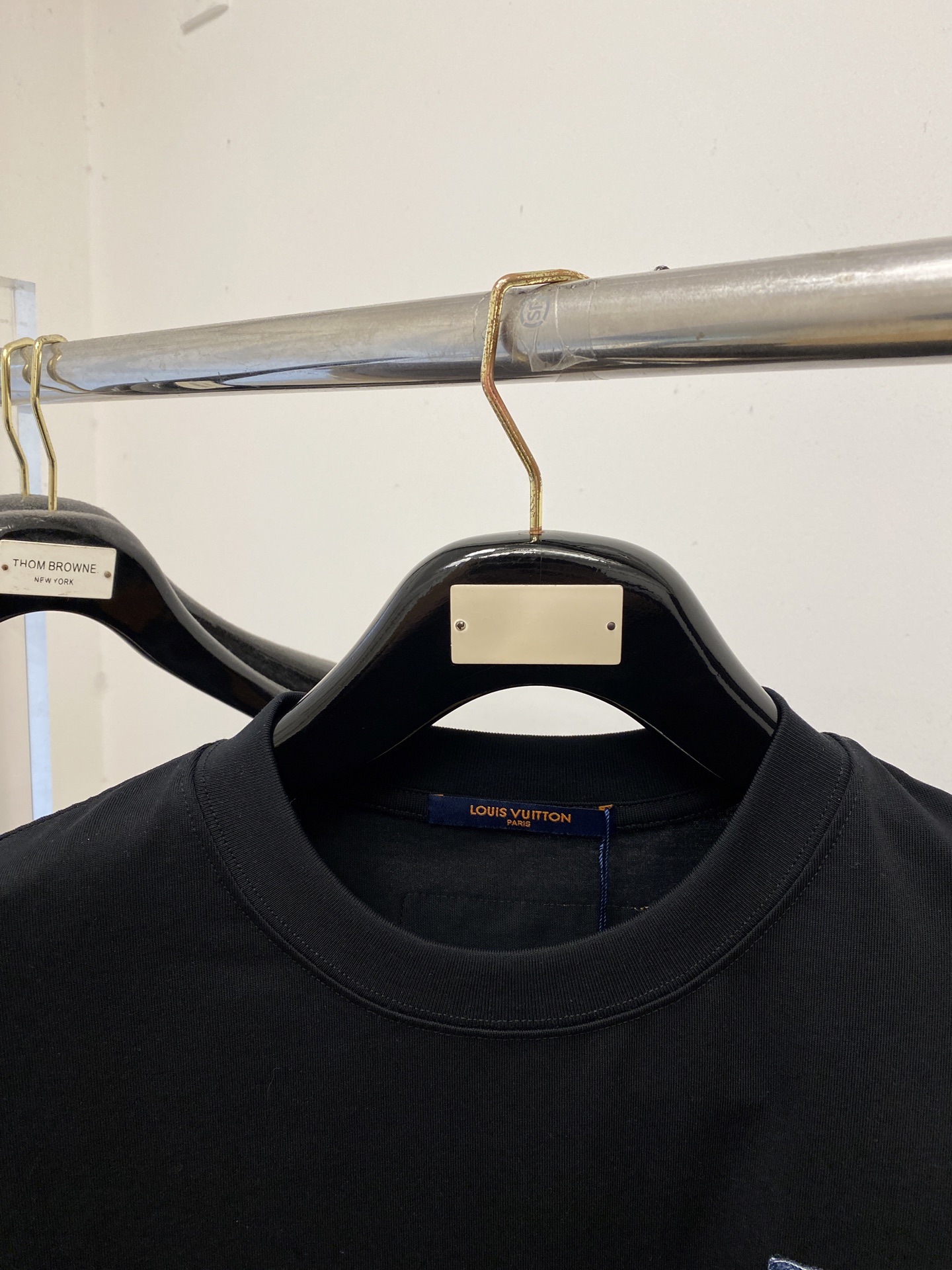 🌾退换！ 路易威登、2025新品短袖T恤，帅气时尚，胸前精致刺绣字母logo，简约百搭款。面料棉 不仅挺