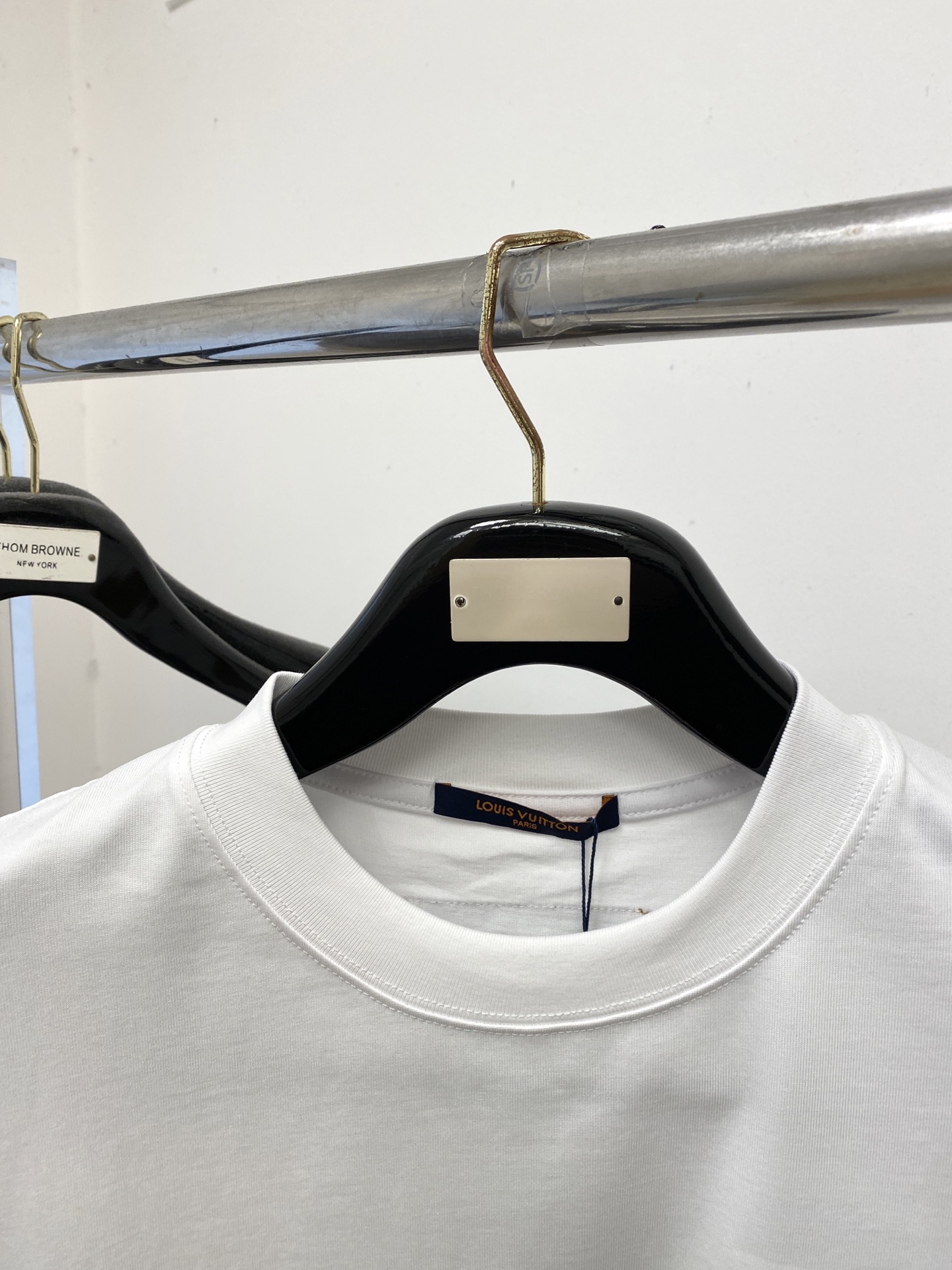 🌾退换！ 路易威登、2025新品短袖T恤，帅气时尚，胸前精致刺绣字母logo，简约百搭款。面料棉 不仅挺