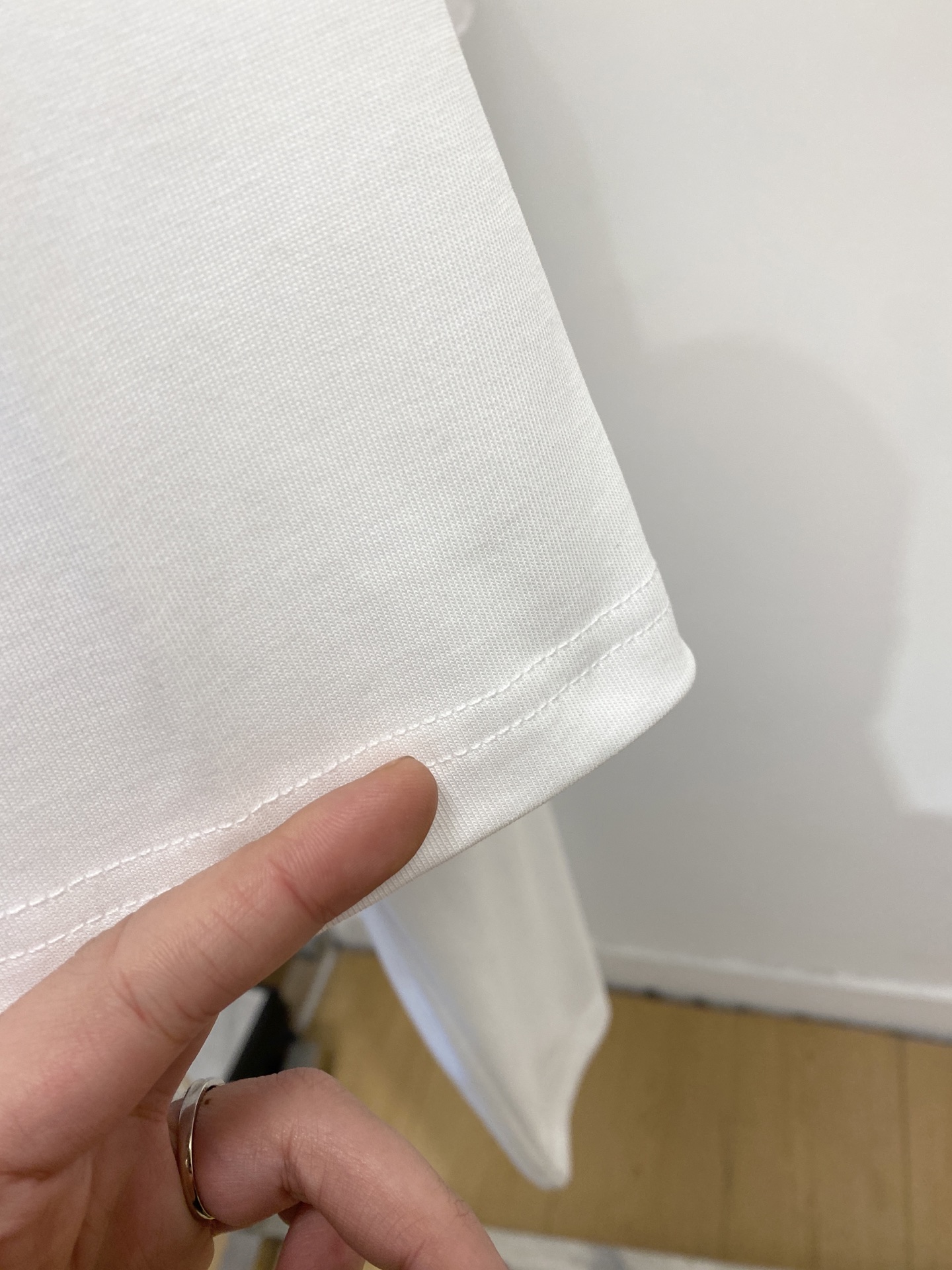 🌾退换！ 路易威登、2025新品短袖T恤，帅气时尚，胸前精致刺绣字母logo，简约百搭款。面料棉 不仅挺