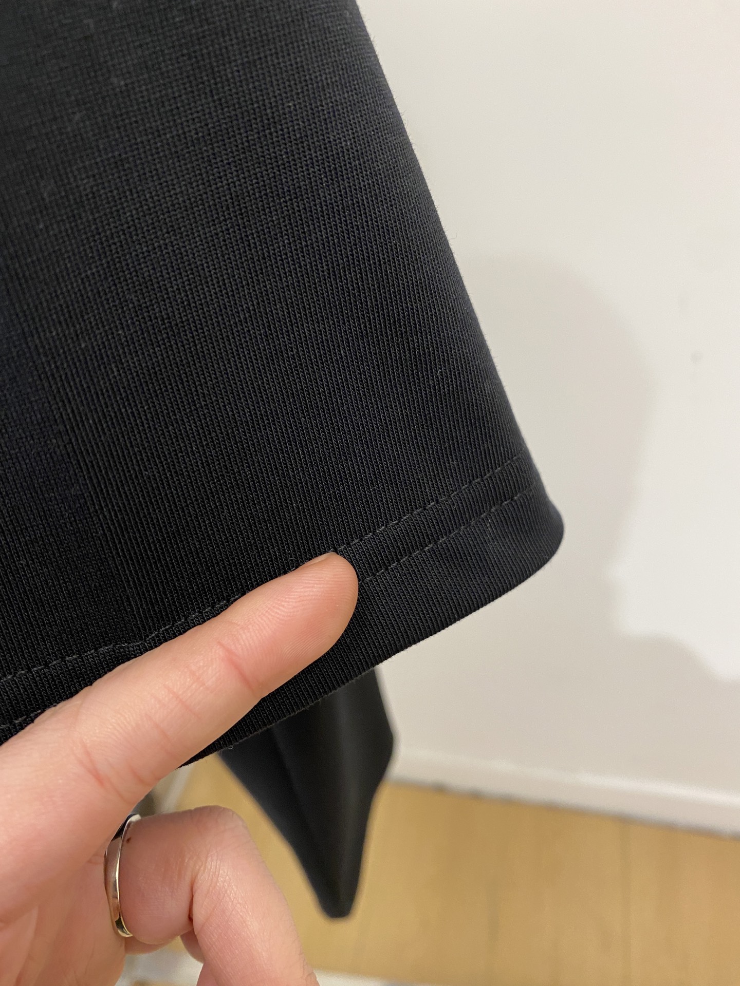 🌾退换！ 路易威登、2025新品短袖T恤，帅气时尚，胸前精致刺绣图案logo，简约百搭款。面料棉 不仅挺