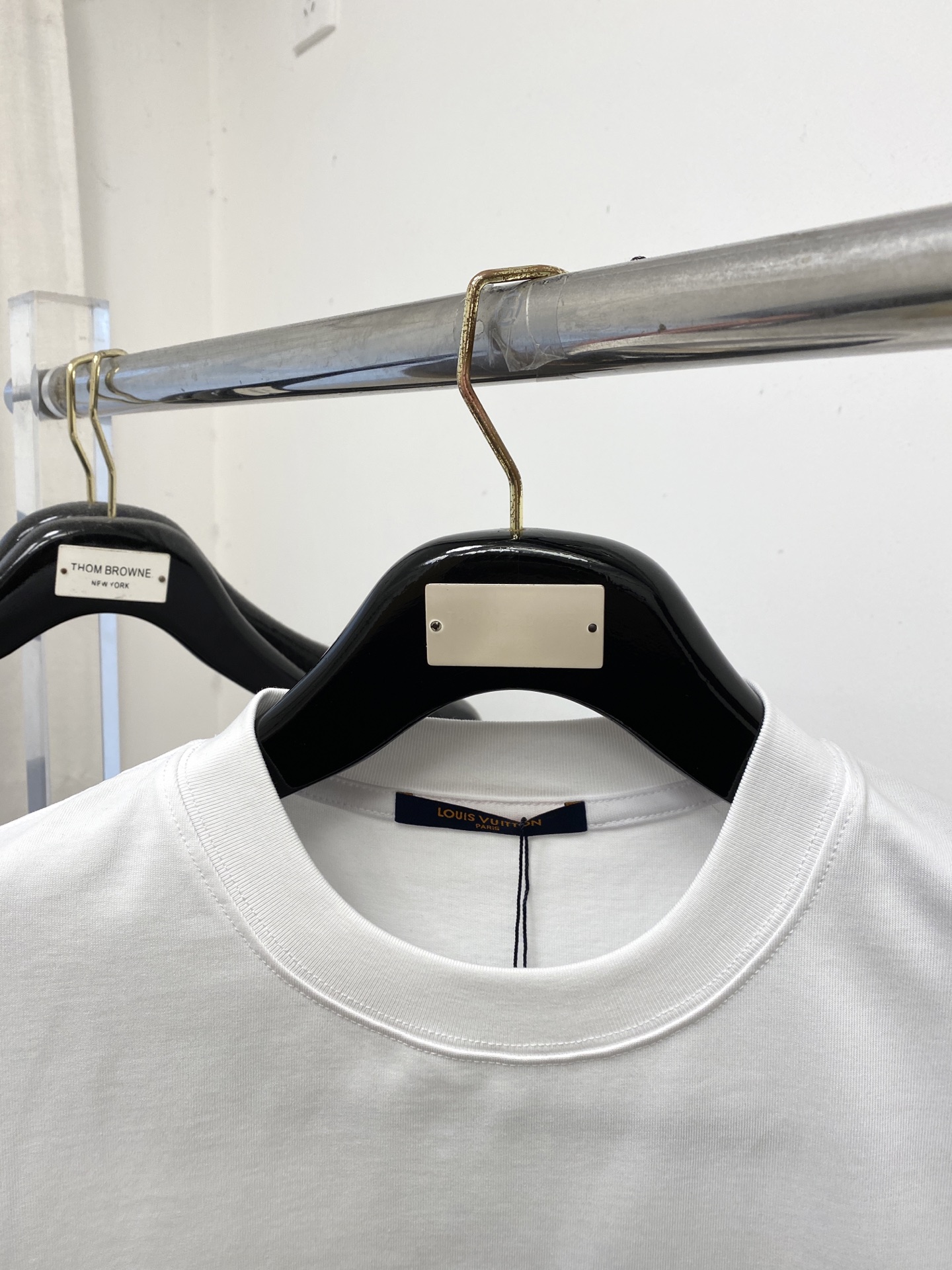 🌾退换！ 路易威登、2025新品短袖T恤，帅气时尚，胸前精致刺绣图案logo，简约百搭款。面料棉 不仅挺