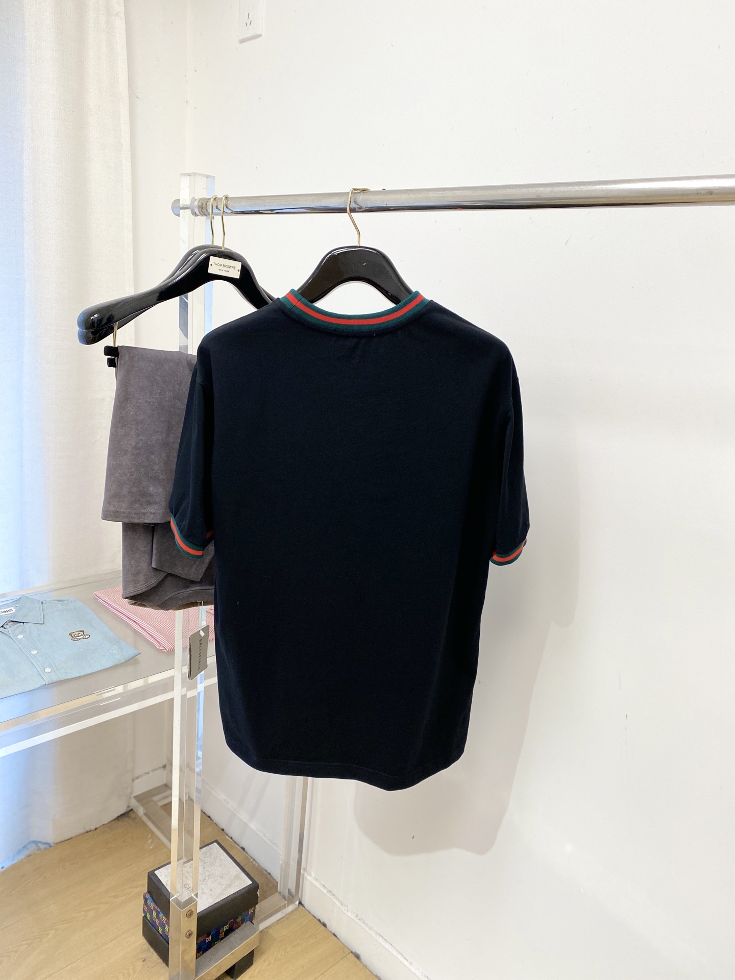 🌾退换！ 古奇、2025新品短袖T恤，帅气时尚，胸前精致刺绣字母logo，简约百搭款。面料棉 不仅挺括，