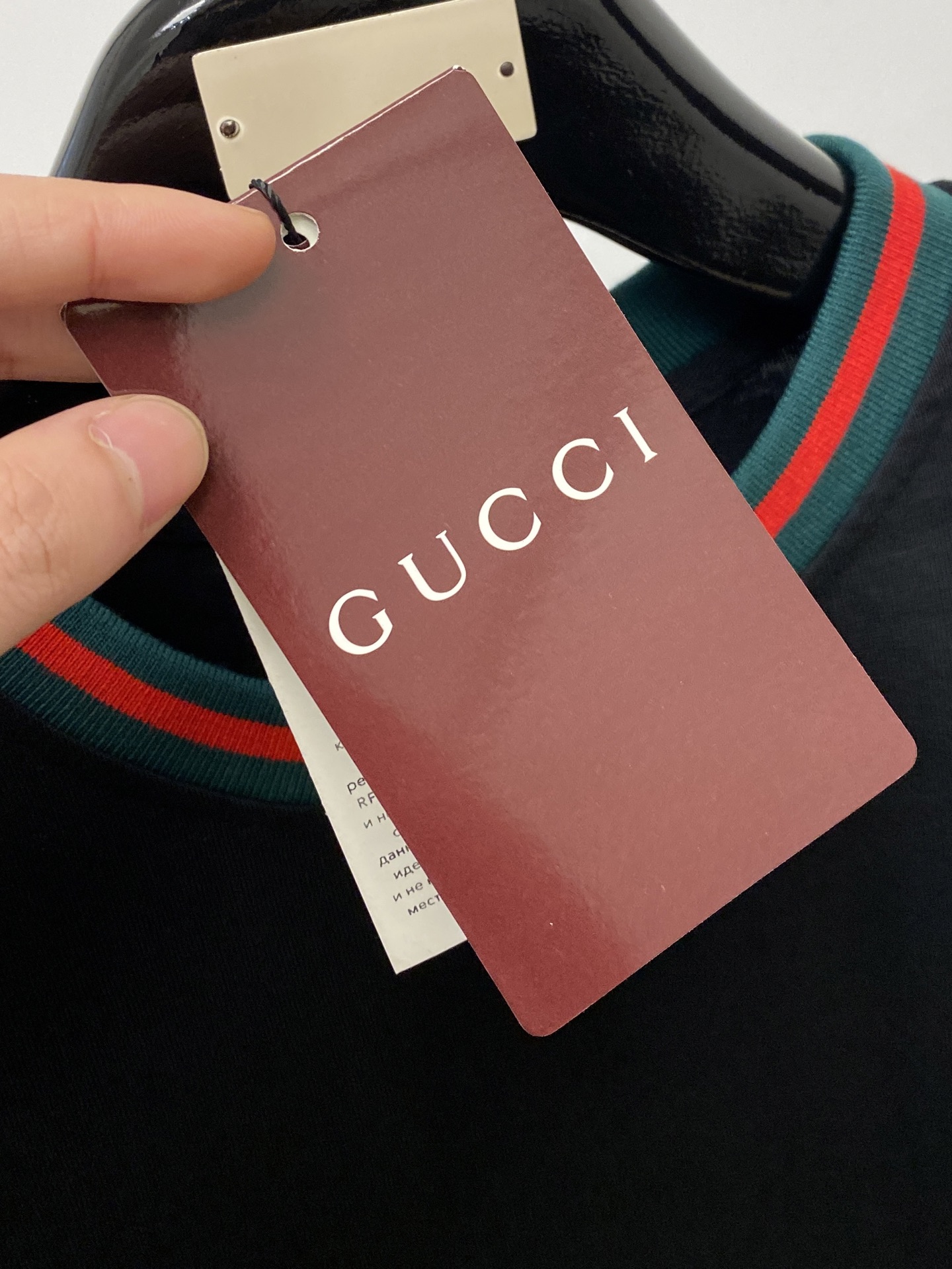 🌾退换！ 古奇、2025新品短袖T恤，帅气时尚，胸前精致刺绣字母logo，简约百搭款。面料棉 不仅挺括，