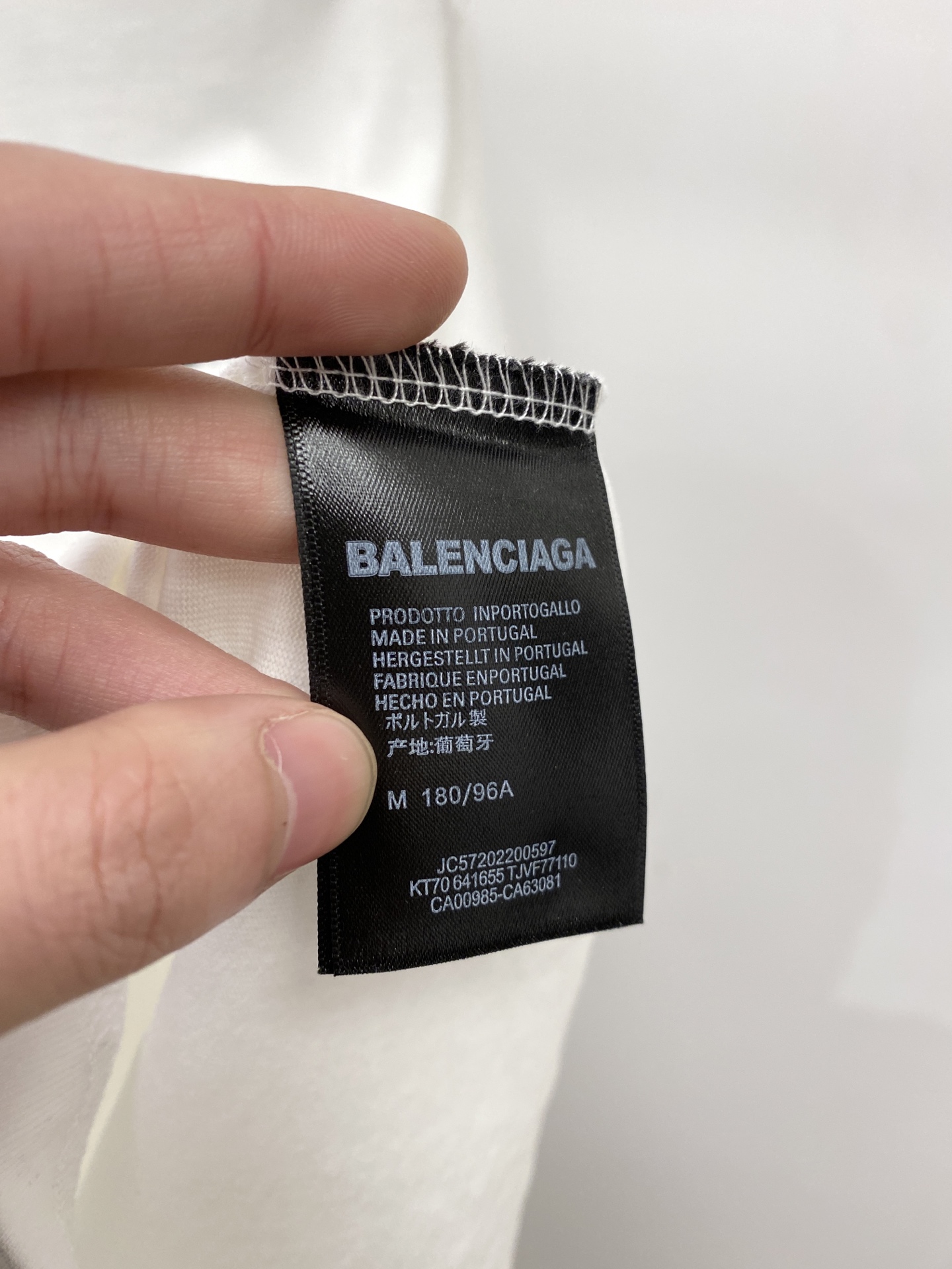 🌾退换！ 巴黎世家、2025新品短袖T恤，帅气时尚，胸前精致刺绣图案字母logo，简约百搭款。面料棉 不