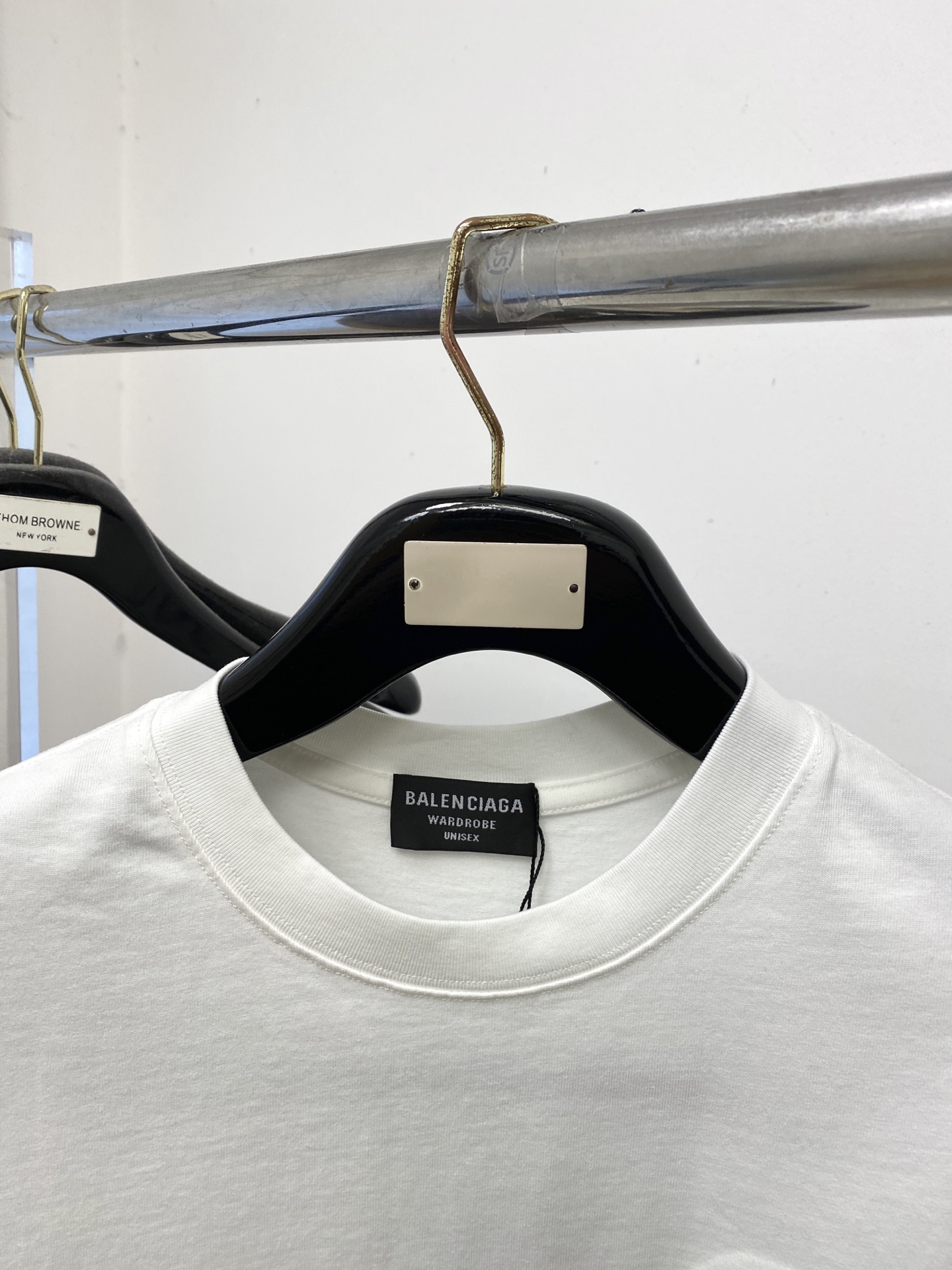 🌾退换！ 巴黎世家、2025新品短袖T恤，帅气时尚，胸前精致刺绣图案字母logo，简约百搭款。面料棉 不