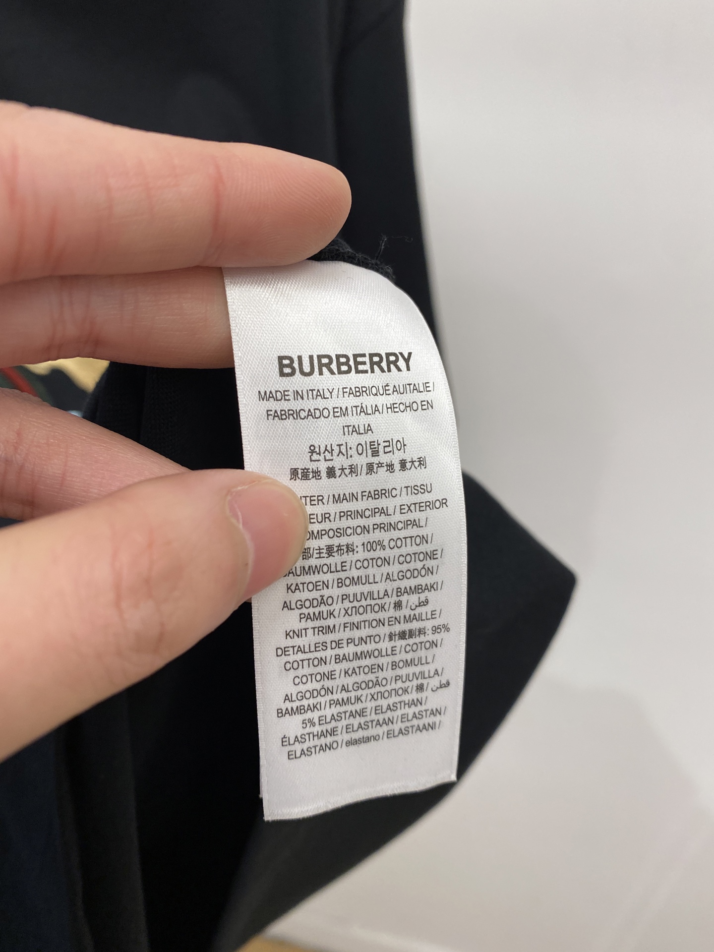 🌾退换！ 巴宝莉、2025新品短袖T恤，帅气时尚，胸前精致刺绣图案字母logo，简约百搭款。面料棉 不仅