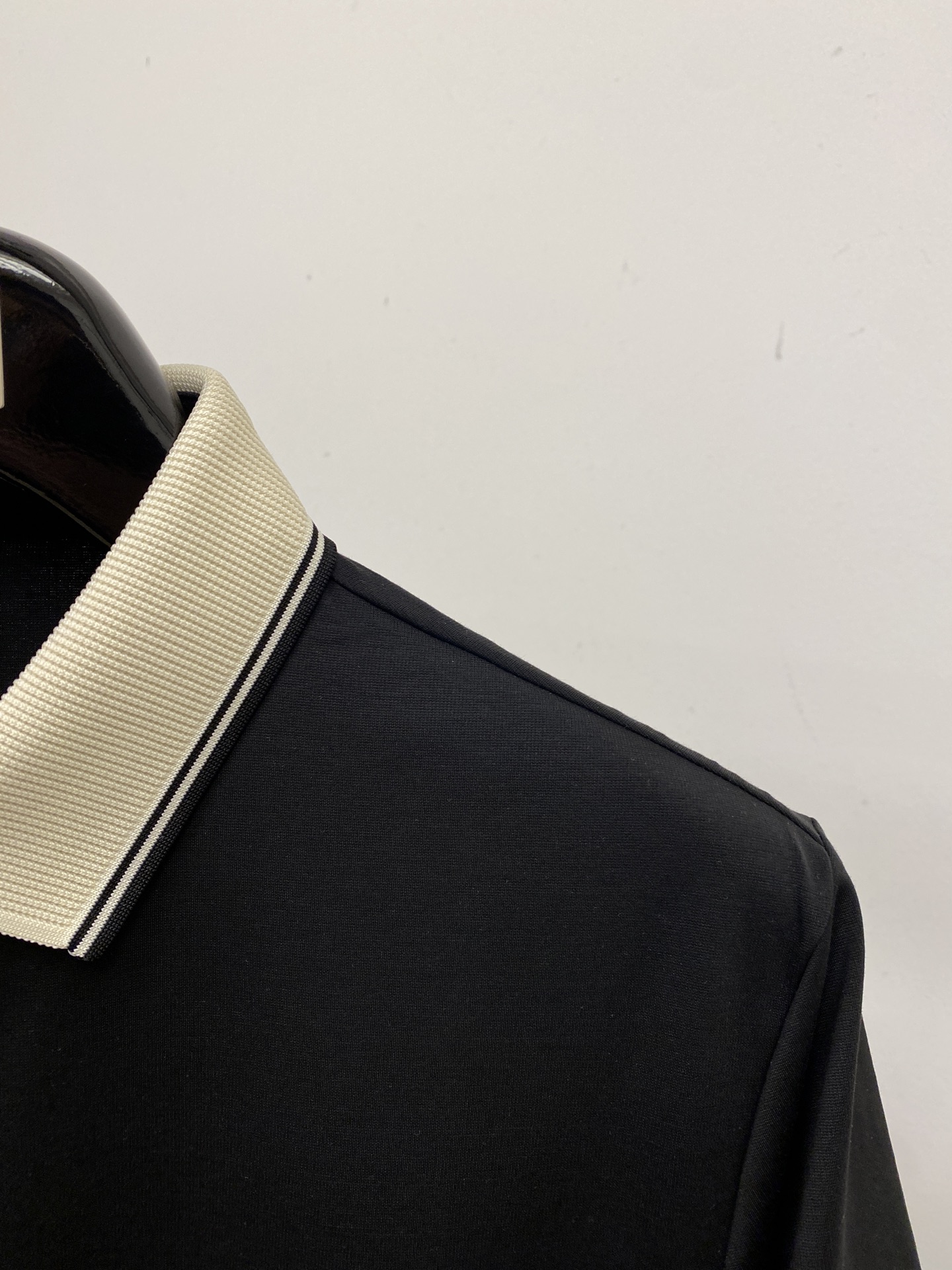 Loro piana、2026新品短袖T恤，帅气时尚，胸前顶级印胶图案字母logo，简约百搭款。面料棉 