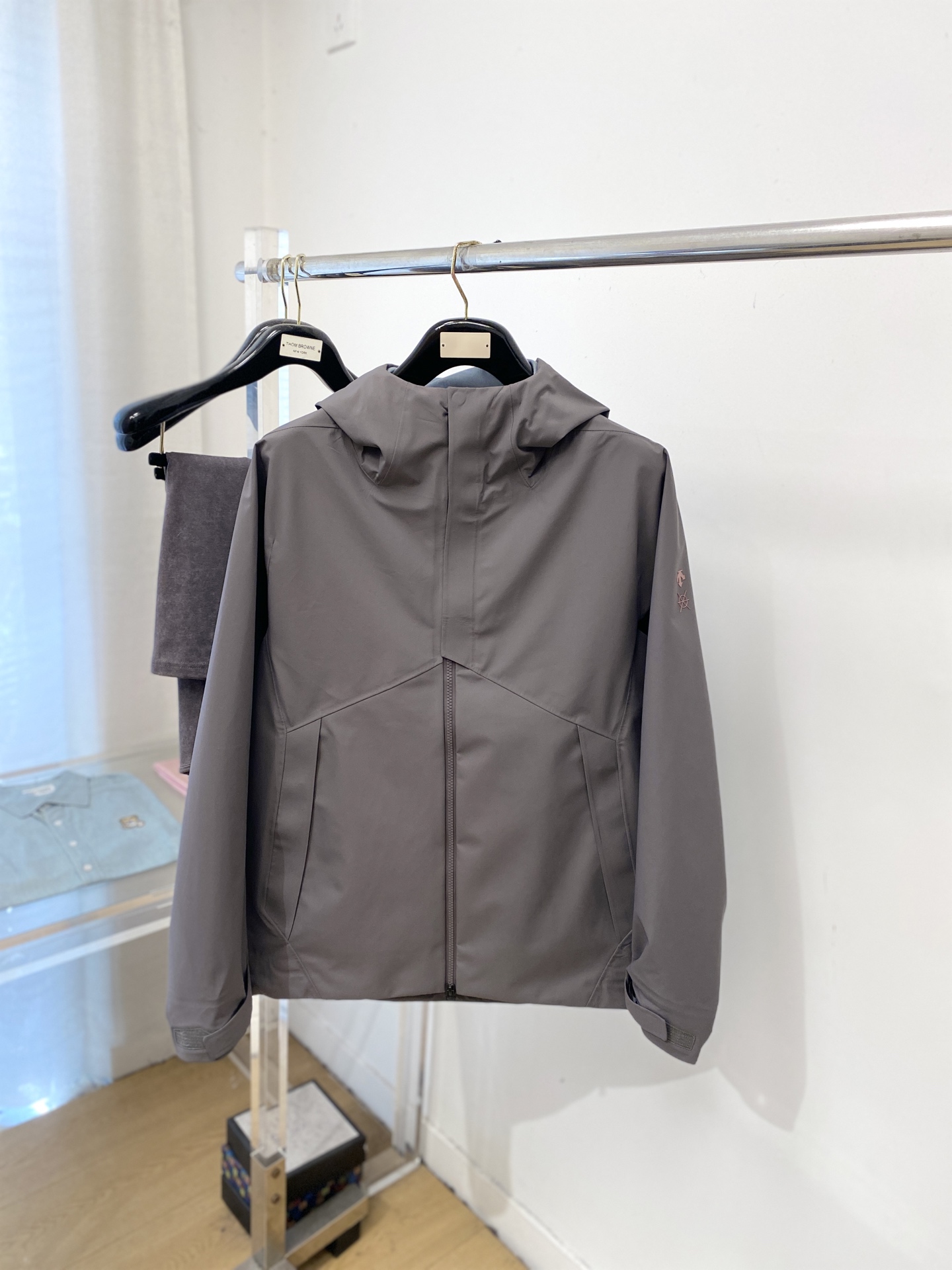 _dHY9sMP5HSot19606LzBBwtt7E67Y8vA1PrVo3Q