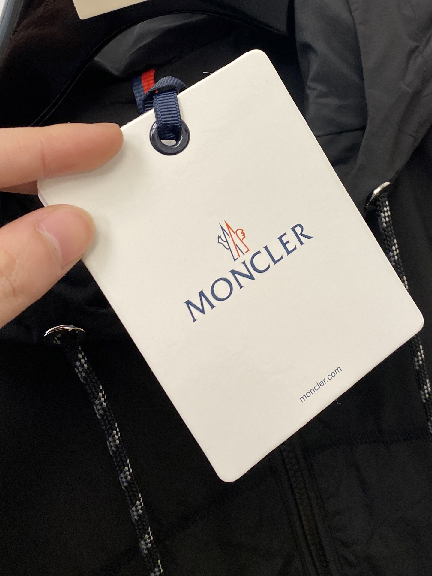 蒙口、2026新品夹克外套，时尚帅气，简约百搭款，袖口刺绣装饰图案logo，定制原版面料，不仅挺括，保持