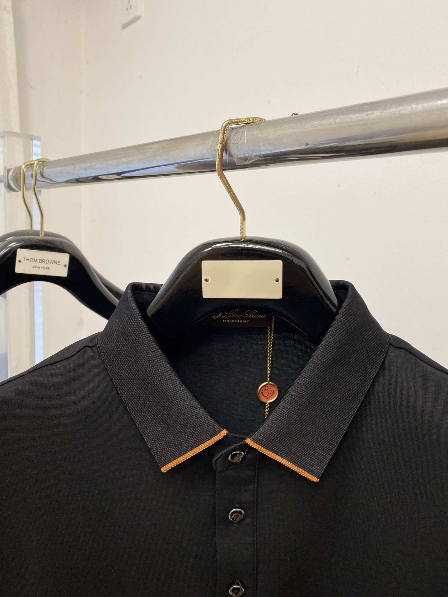 Loro piana、2026新品短袖T恤，帅气时尚，胸前顶级凹凸印胶图案字母logo，简约百搭款。面料