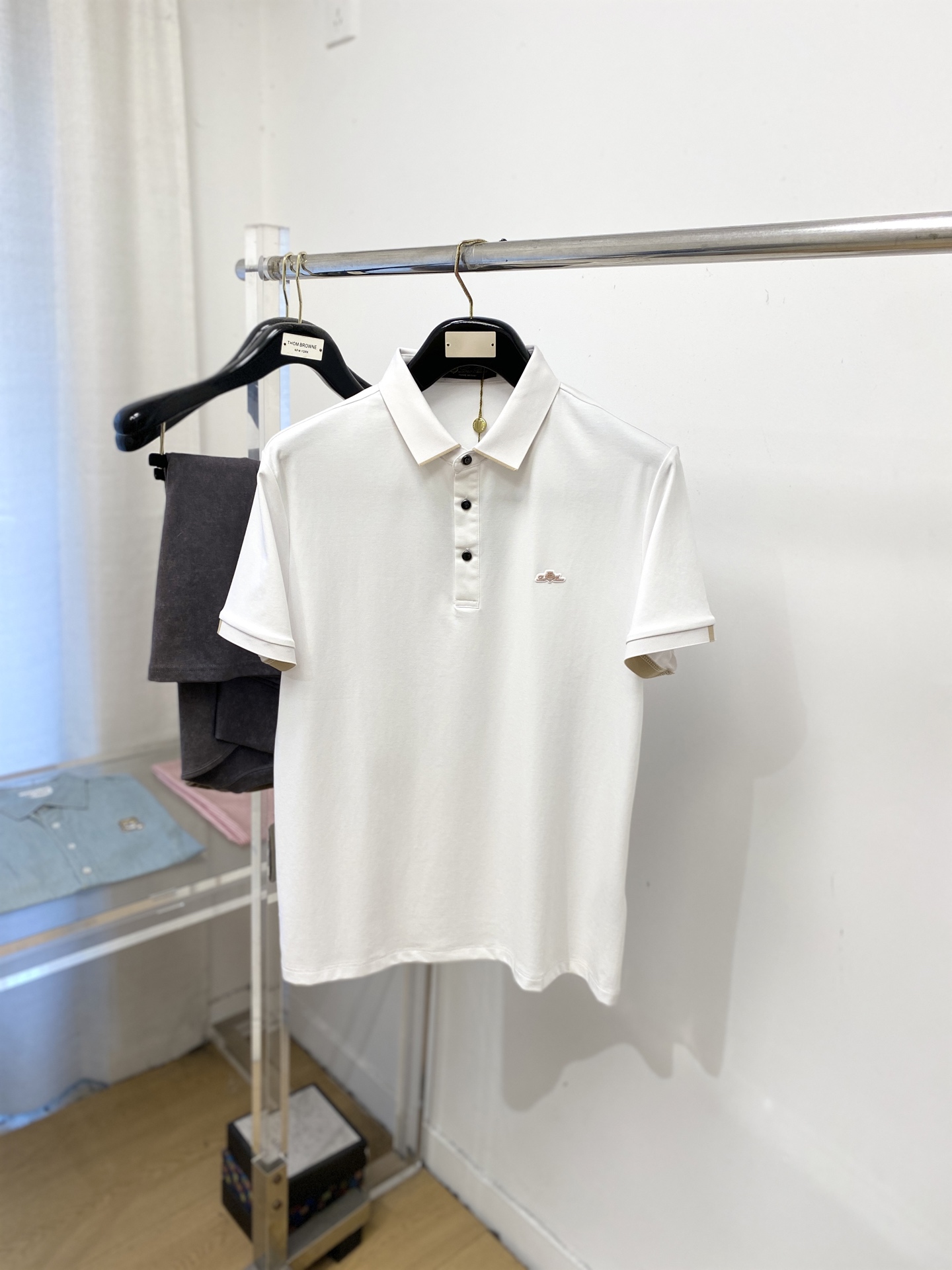 Loro piana、2026新品短袖T恤，帅气时尚，胸前顶级凹凸印胶图案字母logo，简约百搭款。面料