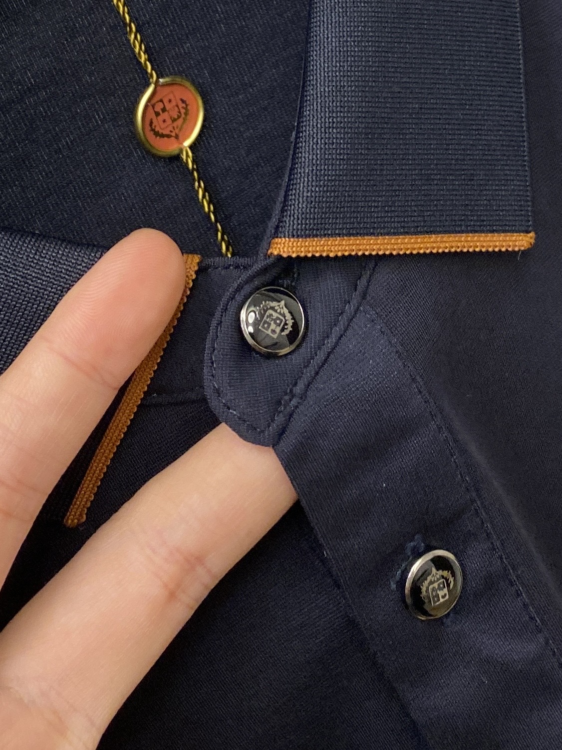 Loro piana、2026新品短袖T恤，帅气时尚，胸前顶级凹凸印胶图案字母logo，简约百搭款。面料